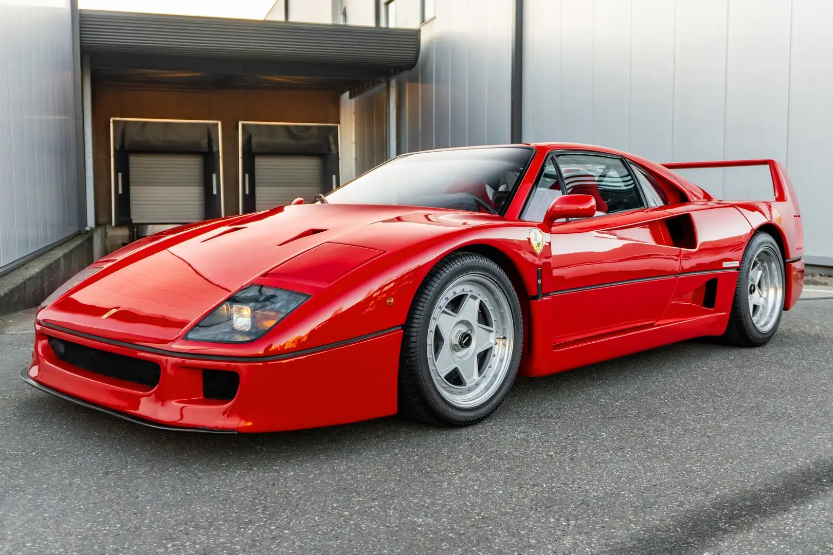 Ferrari F40 - Rosso Corsa - Cat / Non Adjust Rot - 1