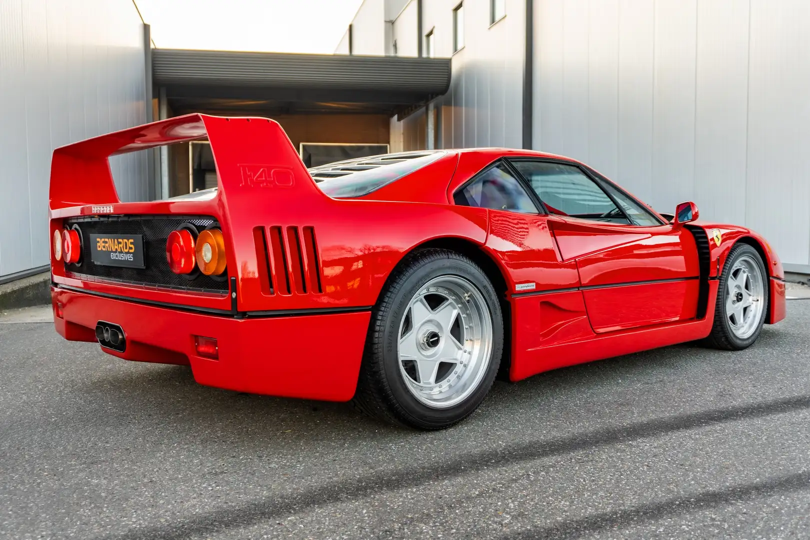Ferrari F40 - Rosso Corsa - Cat / Non Adjust Rot - 2