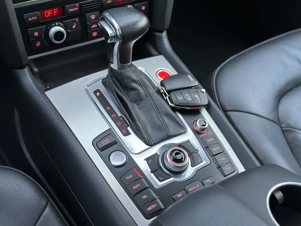 Audi Q7 снимка Audi Q7