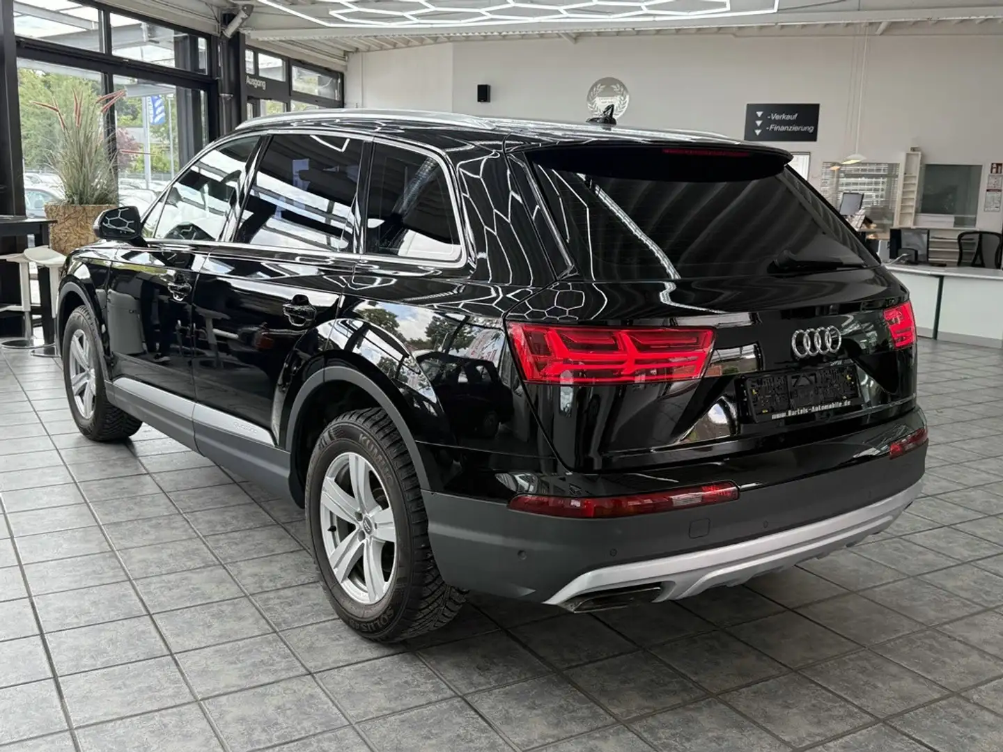 Audi Q7 3.0 TDI ultra quattro, 2.Hand, Leder, Navi Чорний - 2