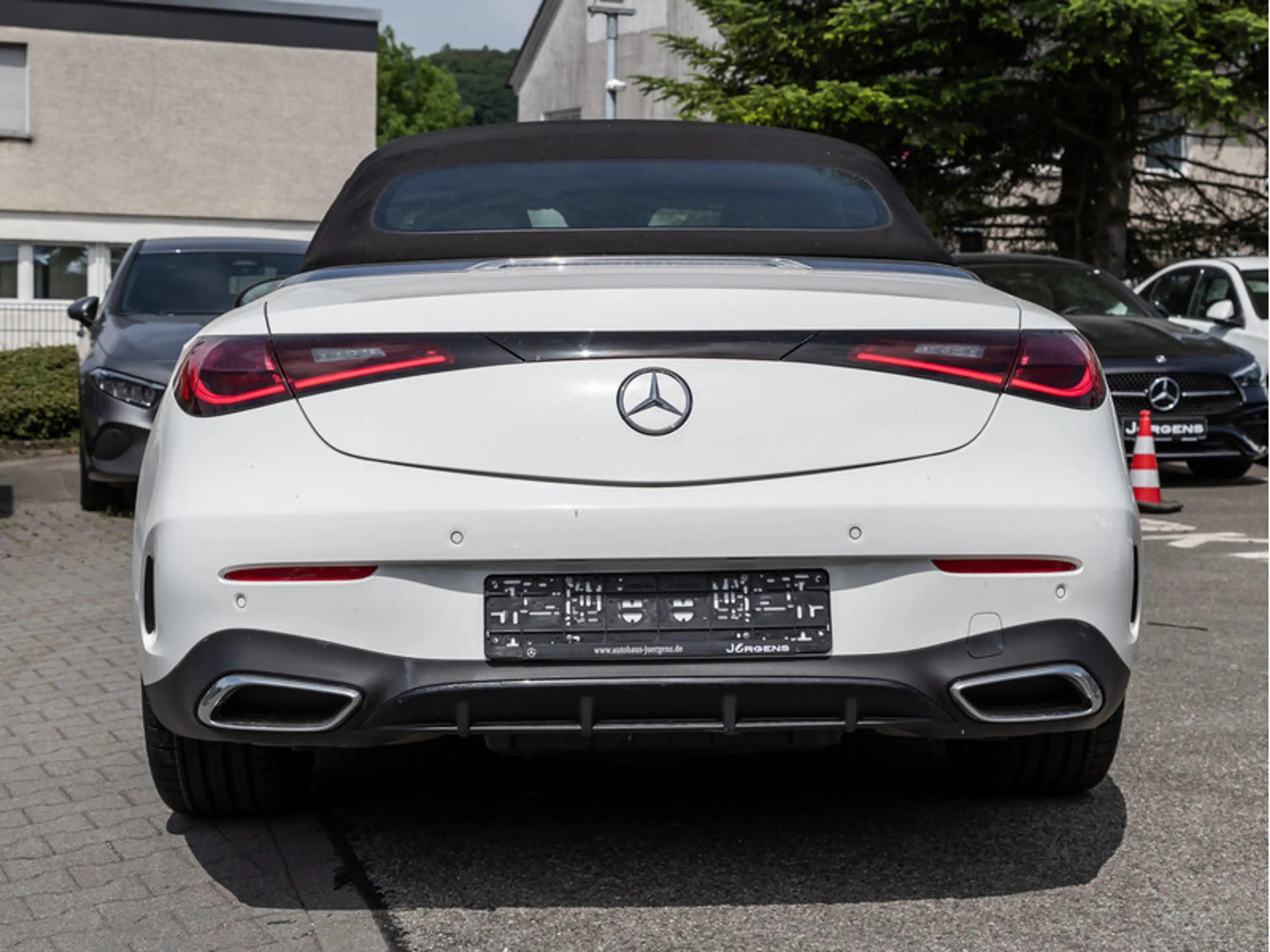 Mercedes-Benz CLE 300 4M Cabrio AMG-Sport/DIGITAL/Cam/Memo/19" — photo 7