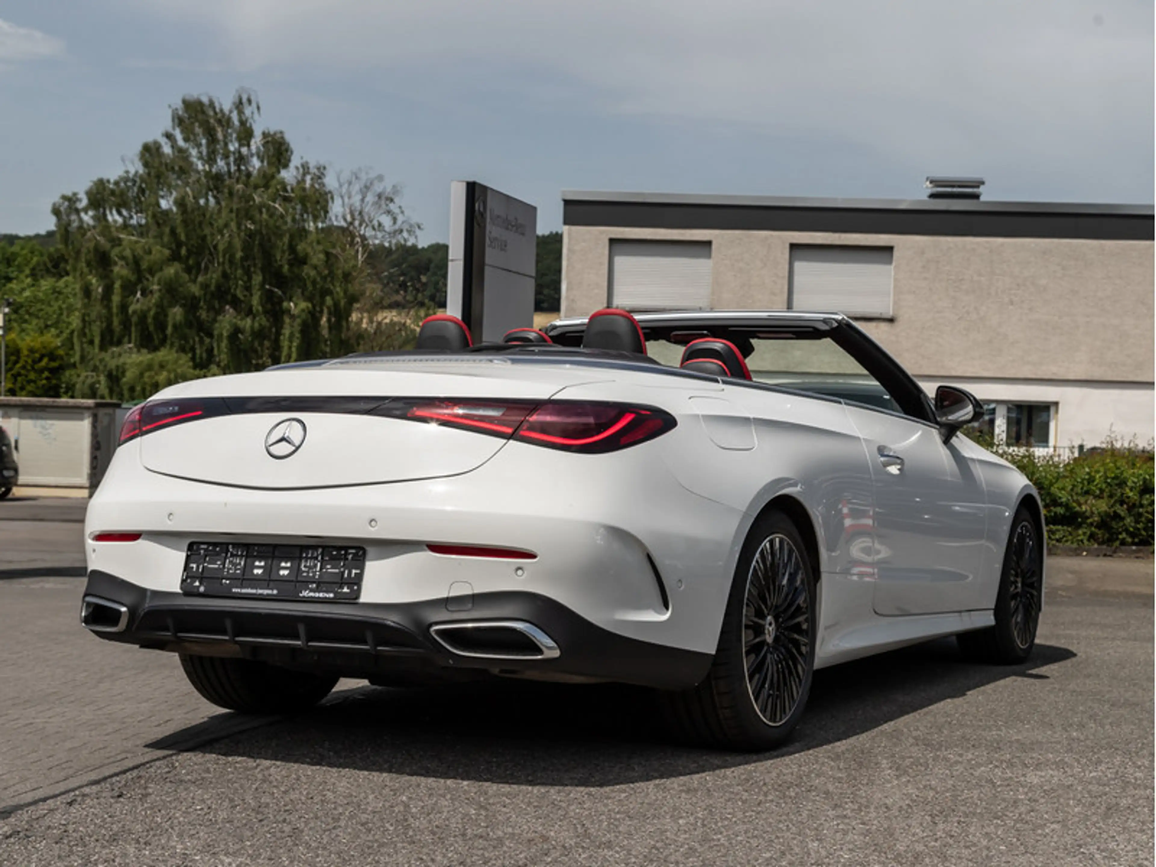 Mercedes-Benz CLE 300 4M Cabrio AMG-Sport/DIGITAL/Cam/Memo/19" — photo 10