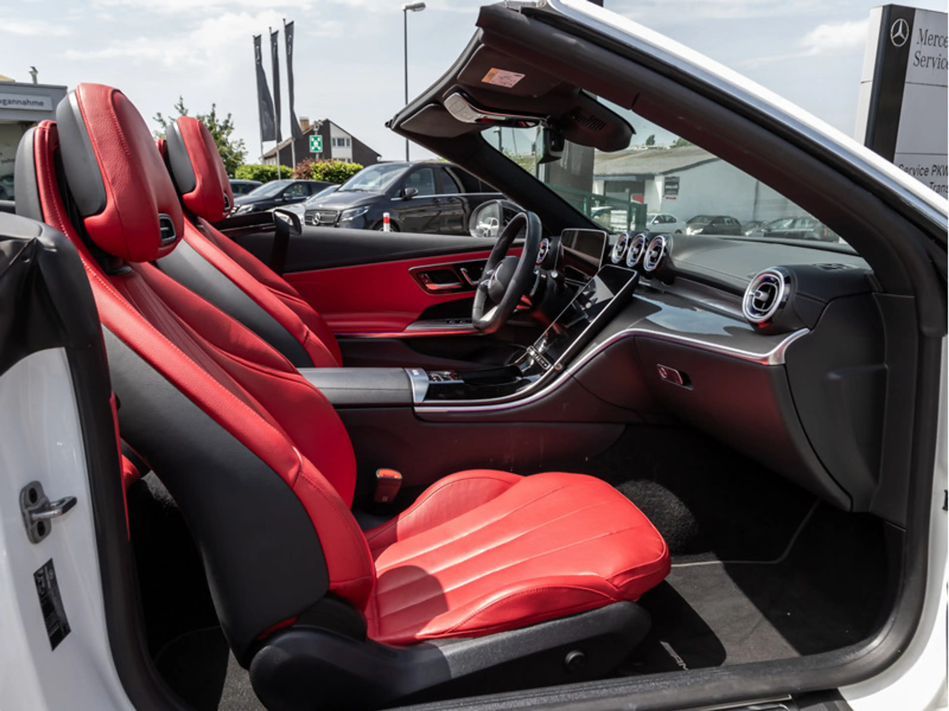 Mercedes-Benz CLE 300 4M Cabrio AMG-Sport/DIGITAL/Cam/Memo/19" — photo 12