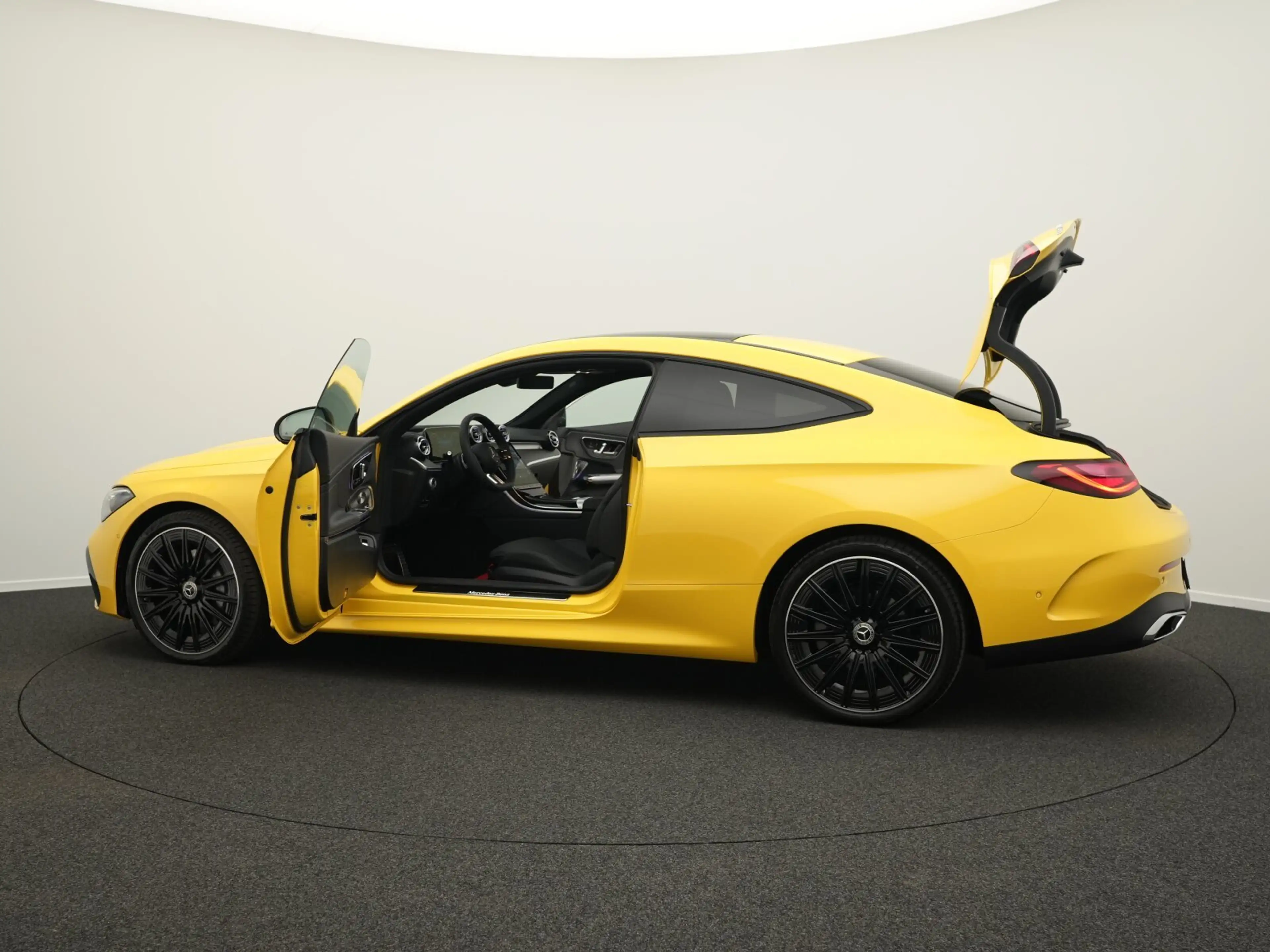 Mercedes-Benz CLE 200 CLE 200 4M AMG-Line Cpe Digital+Pano+360°+Night — photo 14