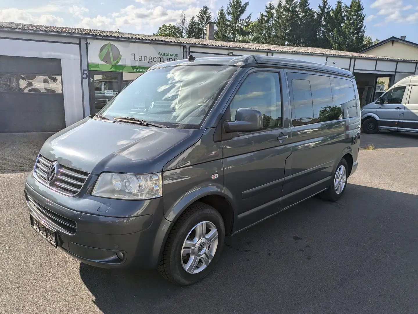 Volkswagen T5 California T5 2.5 TDI California Biker Aufstelldach 4Motion Grau - 1