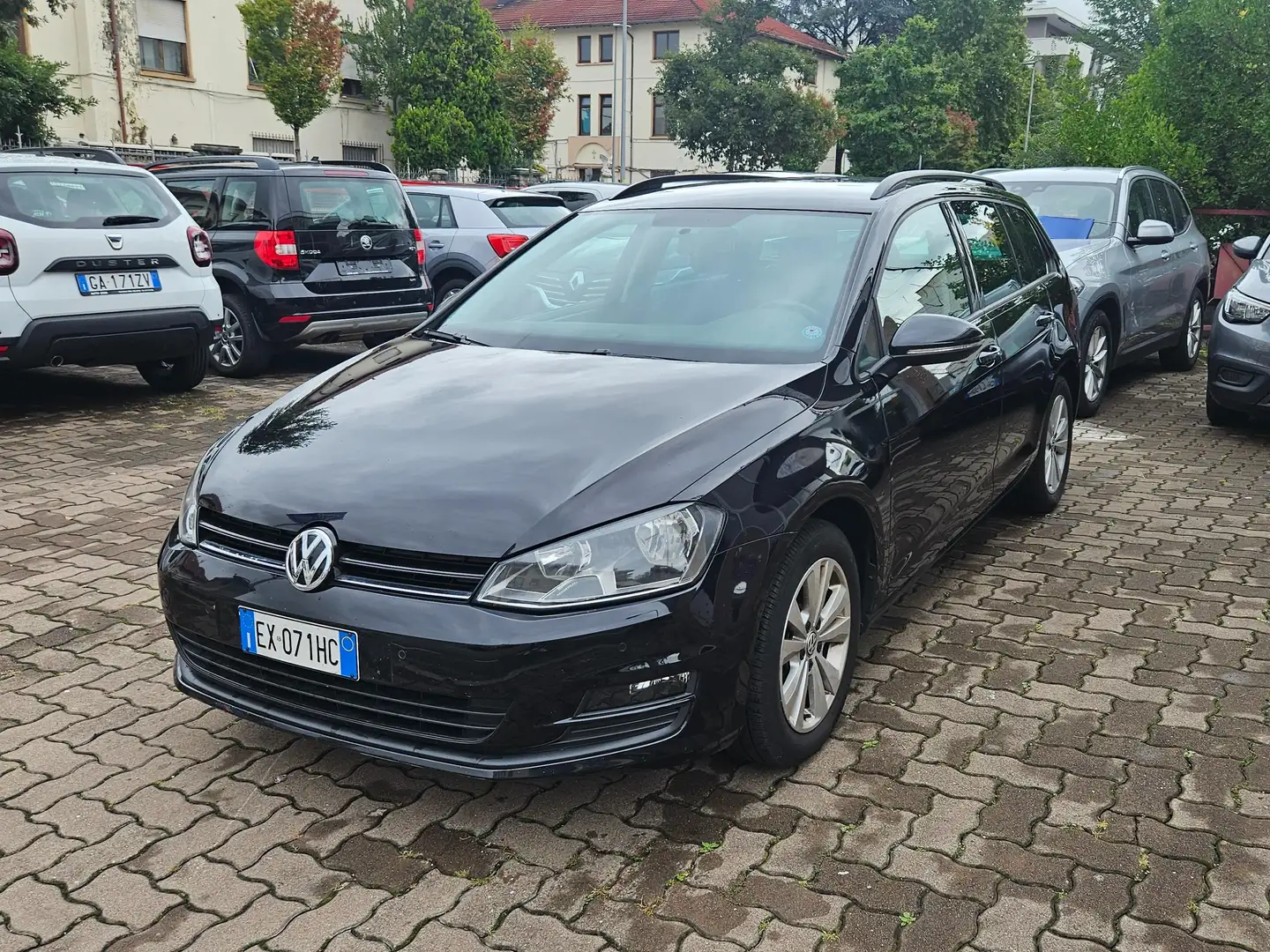 Volkswagen Golf Variant 1.6 tdi Comfortline 105CV CRUISE-SENSORI- Negro - 2