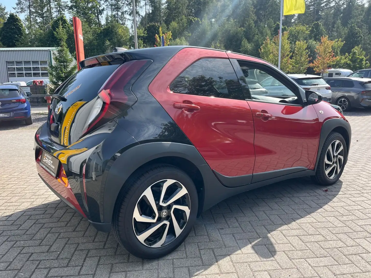 Toyota Aygo X Pulse *KAMERA*PDC*KLIMA*SHZ*LHZ* Rouge - 2