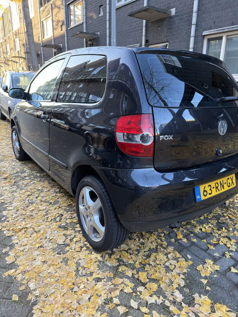 Volkswagen Fox 1.4 Trendline Zwart - 1