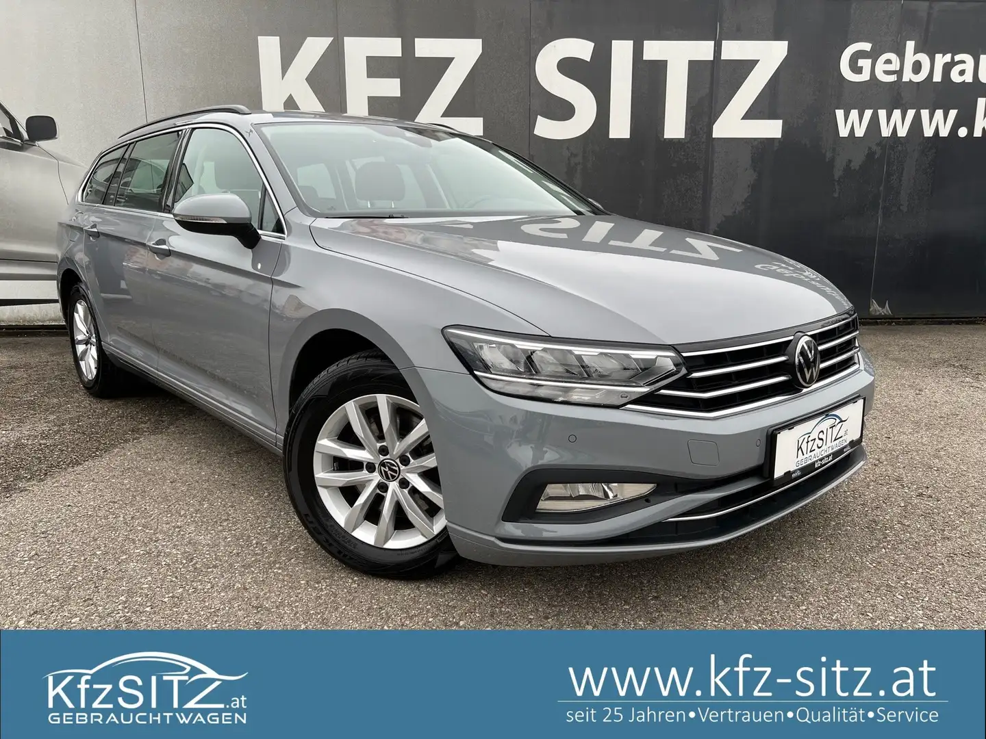 Volkswagen Passat Variant Business 2,0 SCR TDI DSG | AHK/RFK Grau - 1