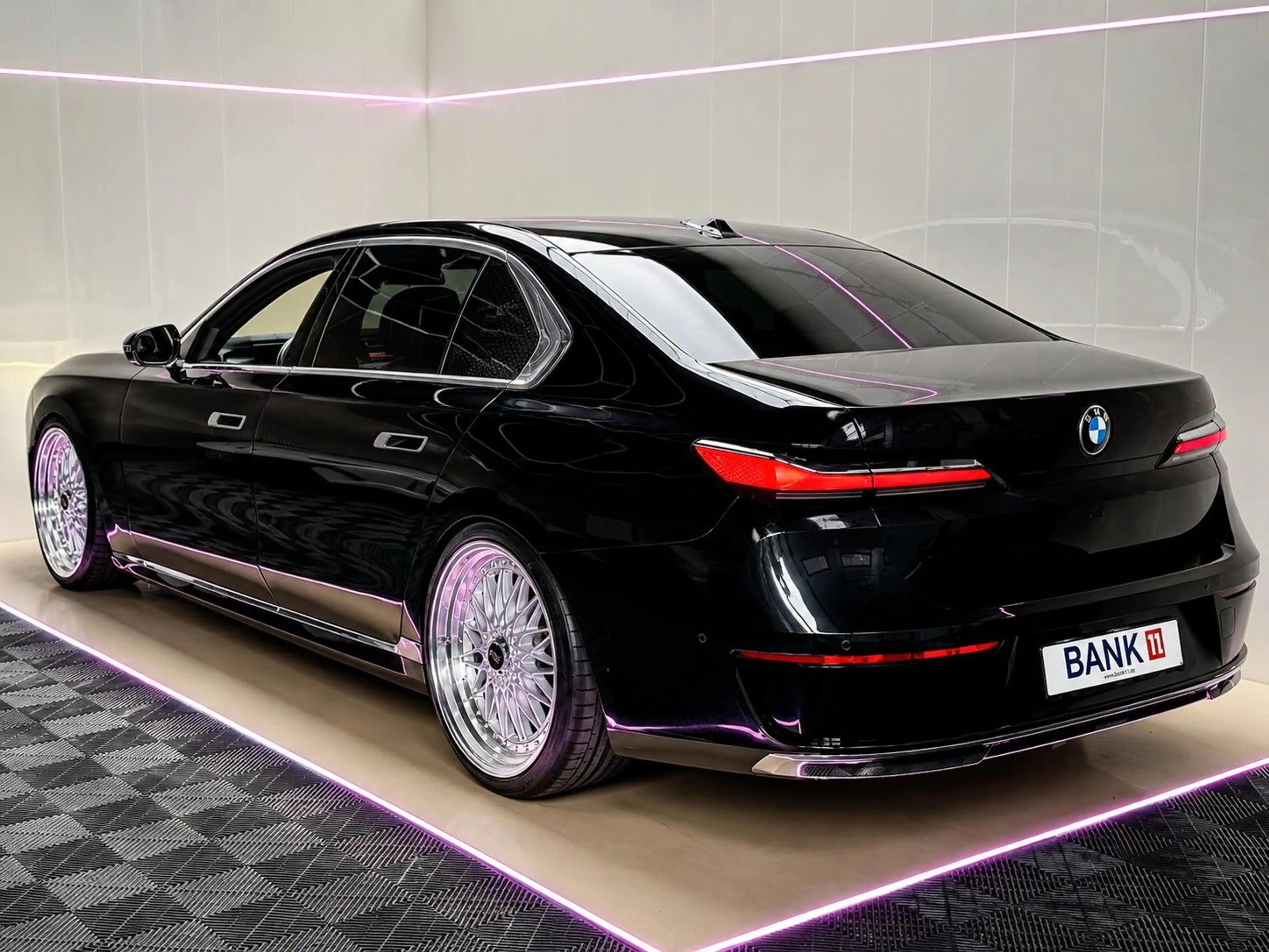 BMW 740 d xDrive 22*BBS/360/B&W/HUD/PANO/ICONIC-GLOW — photo 13