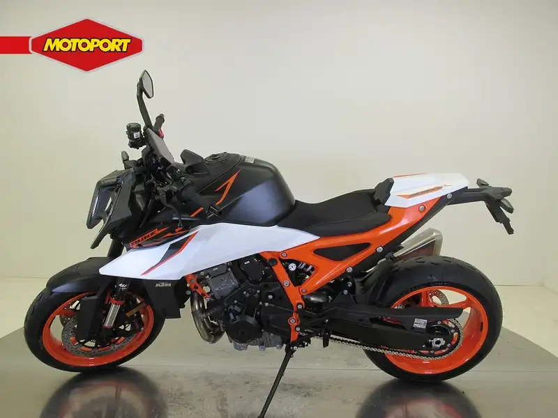 KTM 990 Duke R - foto 4