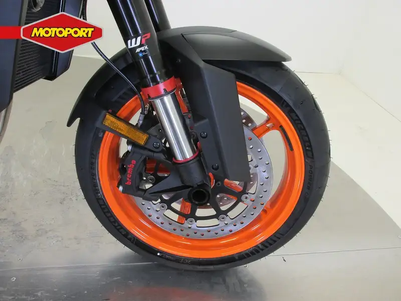 KTM 990 Duke R - foto 6