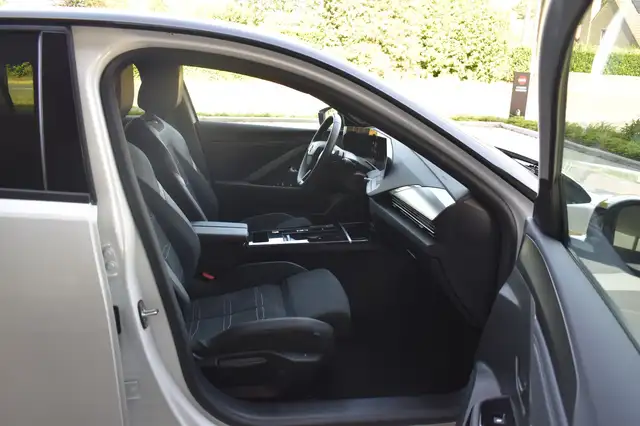 Opel Astra view 14