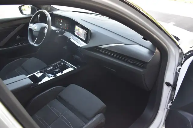 Opel Astra view 13