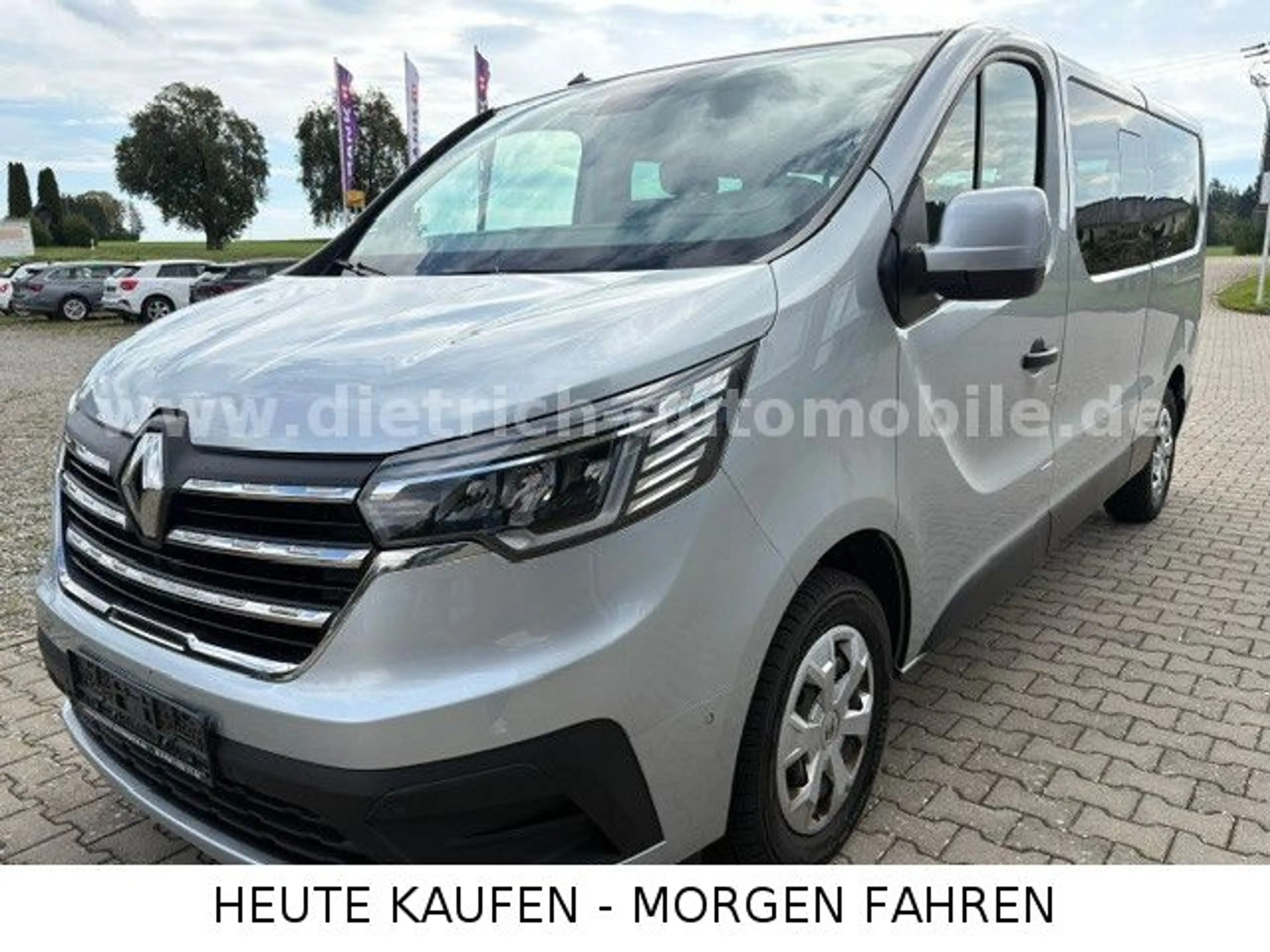 Renault Trafic TRAFIC CombiL 2H1/3.0t/Life/9-SITZER/PDC/KAMERA