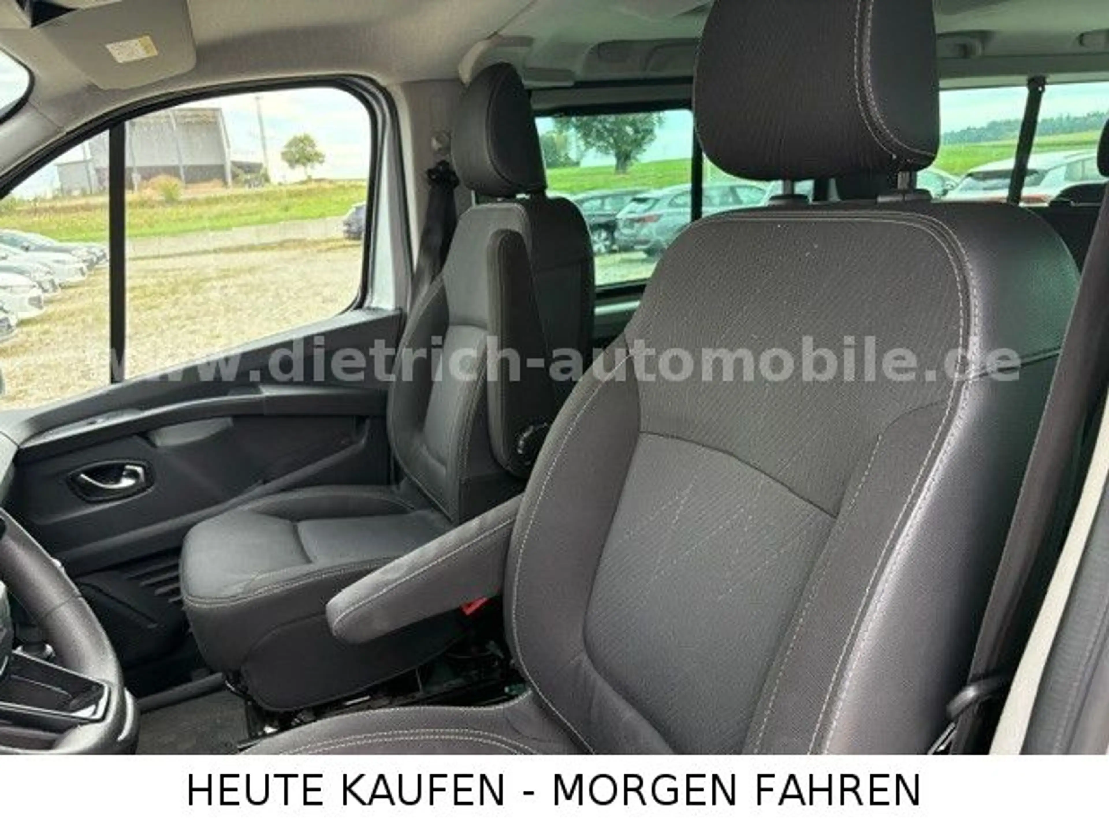 Renault Trafic TRAFIC CombiL 2H1/3.0t/Life/9-SITZER/PDC/KAMERA — photo 13