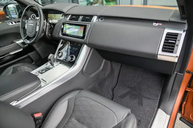 Land Rover Range Rover Sport view 11
