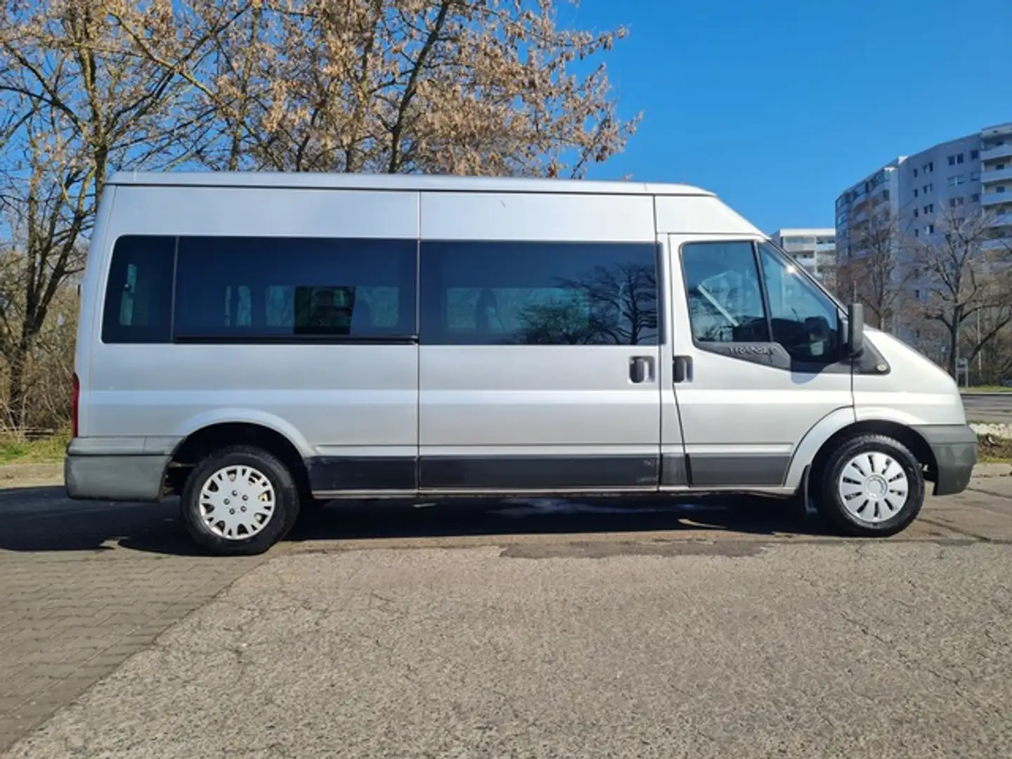 Ford Transit HOCH + LANG + KLIMA + 9 SITZE + RAMPE + Argent - 2