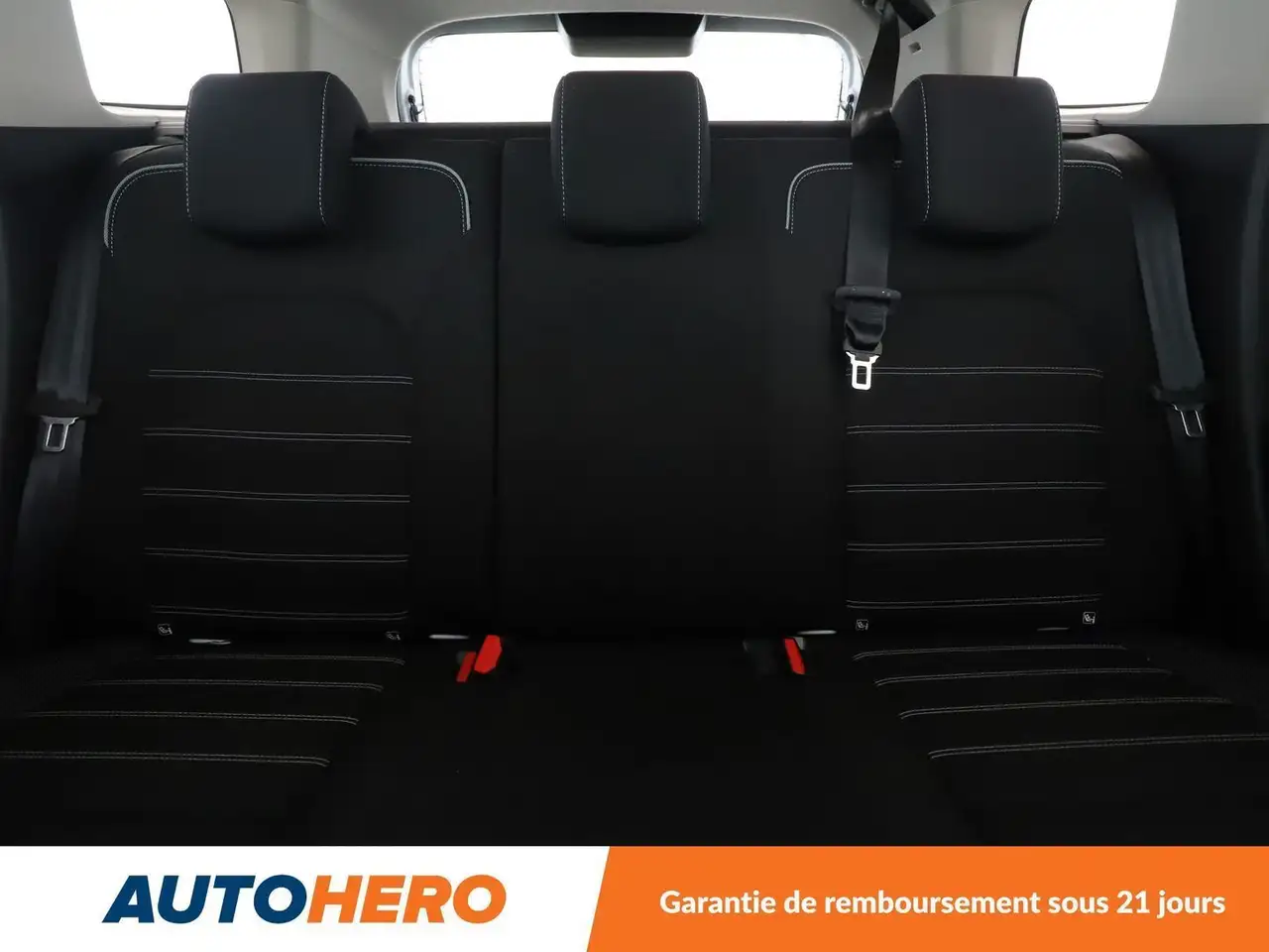 Dacia Duster — photo 13