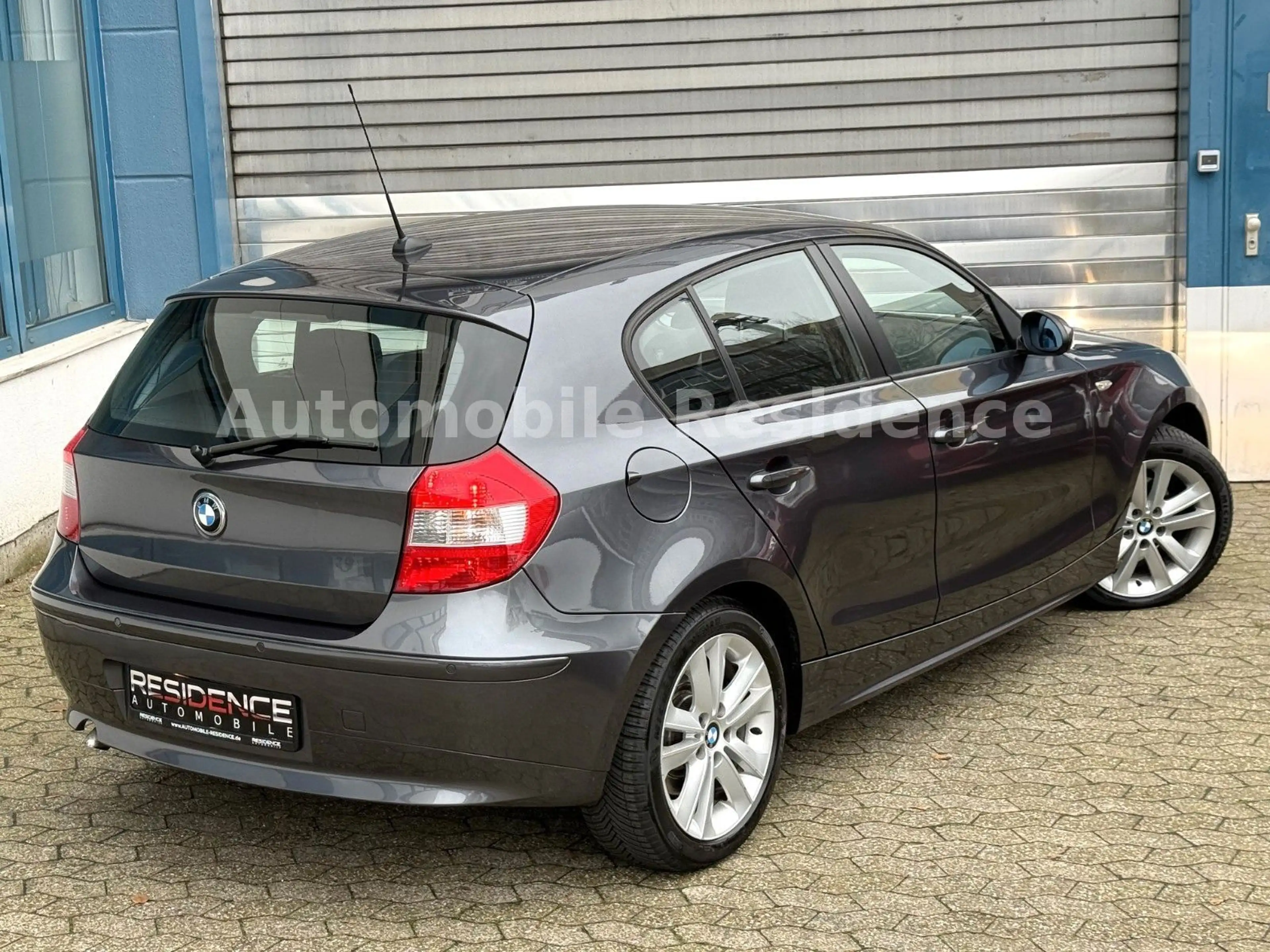 BMW 120 d AUTOMATIK*NAVI*XENON*PDC*MFL*E-PAKET*1HD* — photo 4