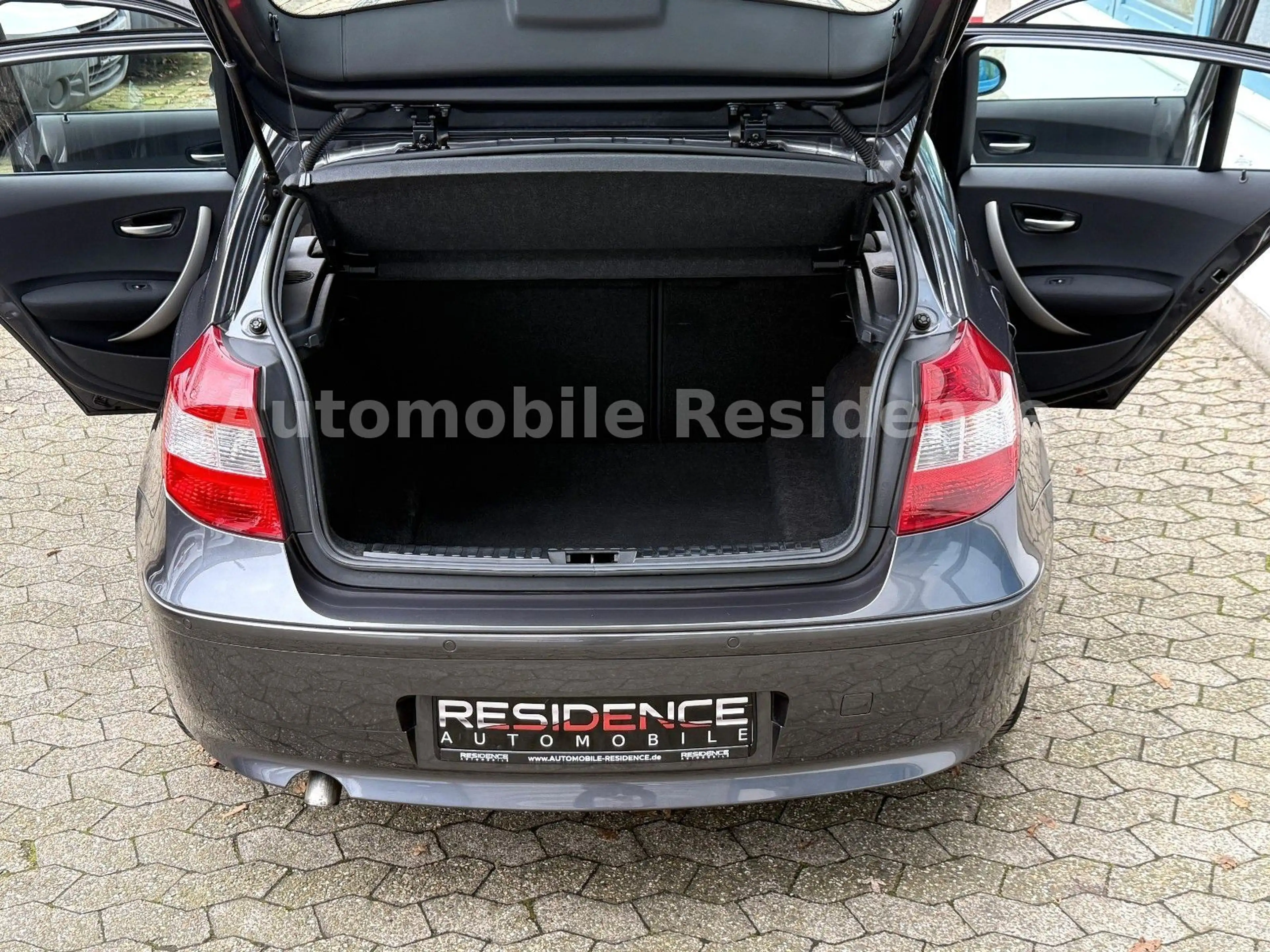 BMW 120 d AUTOMATIK*NAVI*XENON*PDC*MFL*E-PAKET*1HD* — photo 10