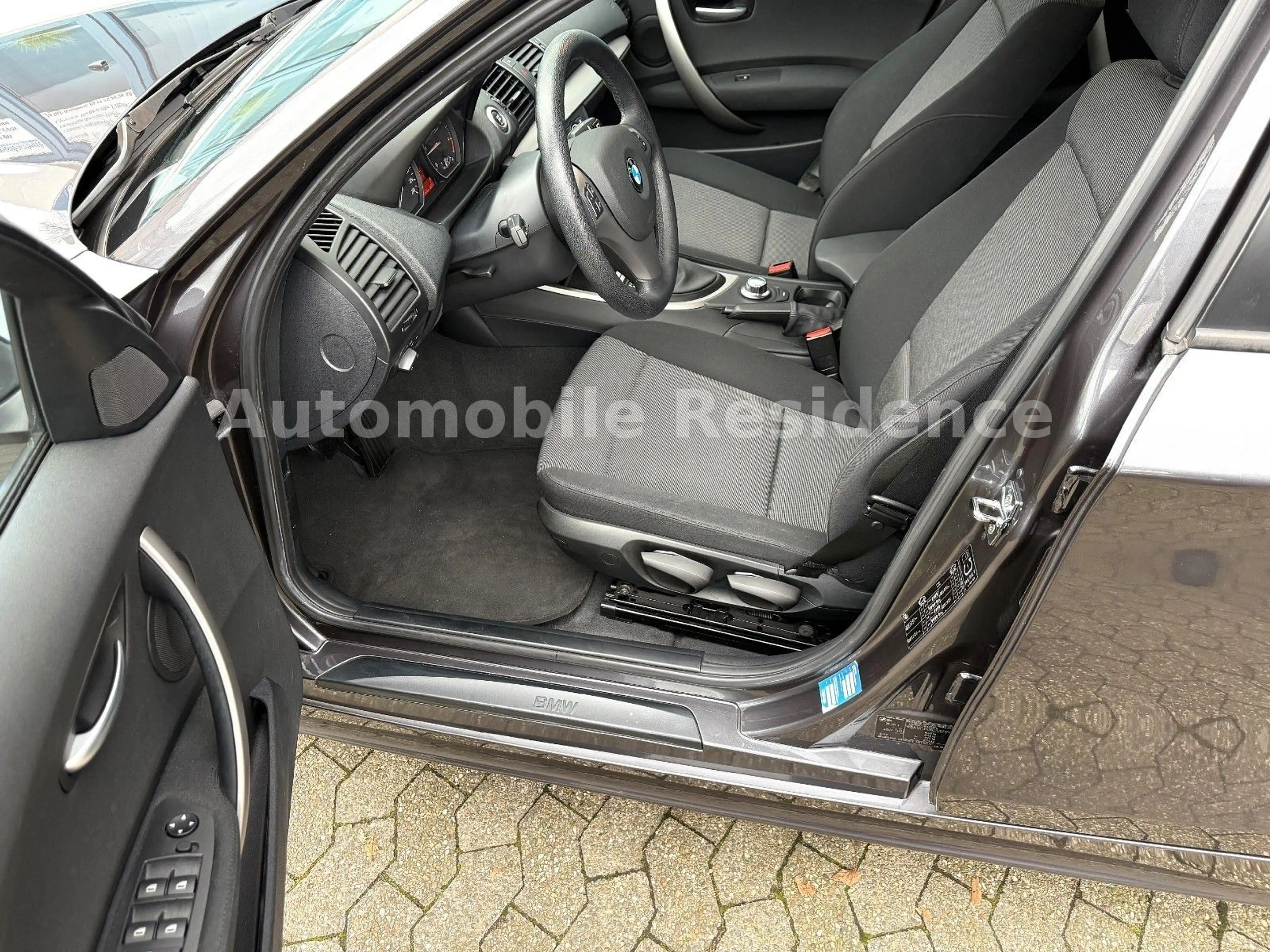 BMW 120 d AUTOMATIK*NAVI*XENON*PDC*MFL*E-PAKET*1HD* — photo 6