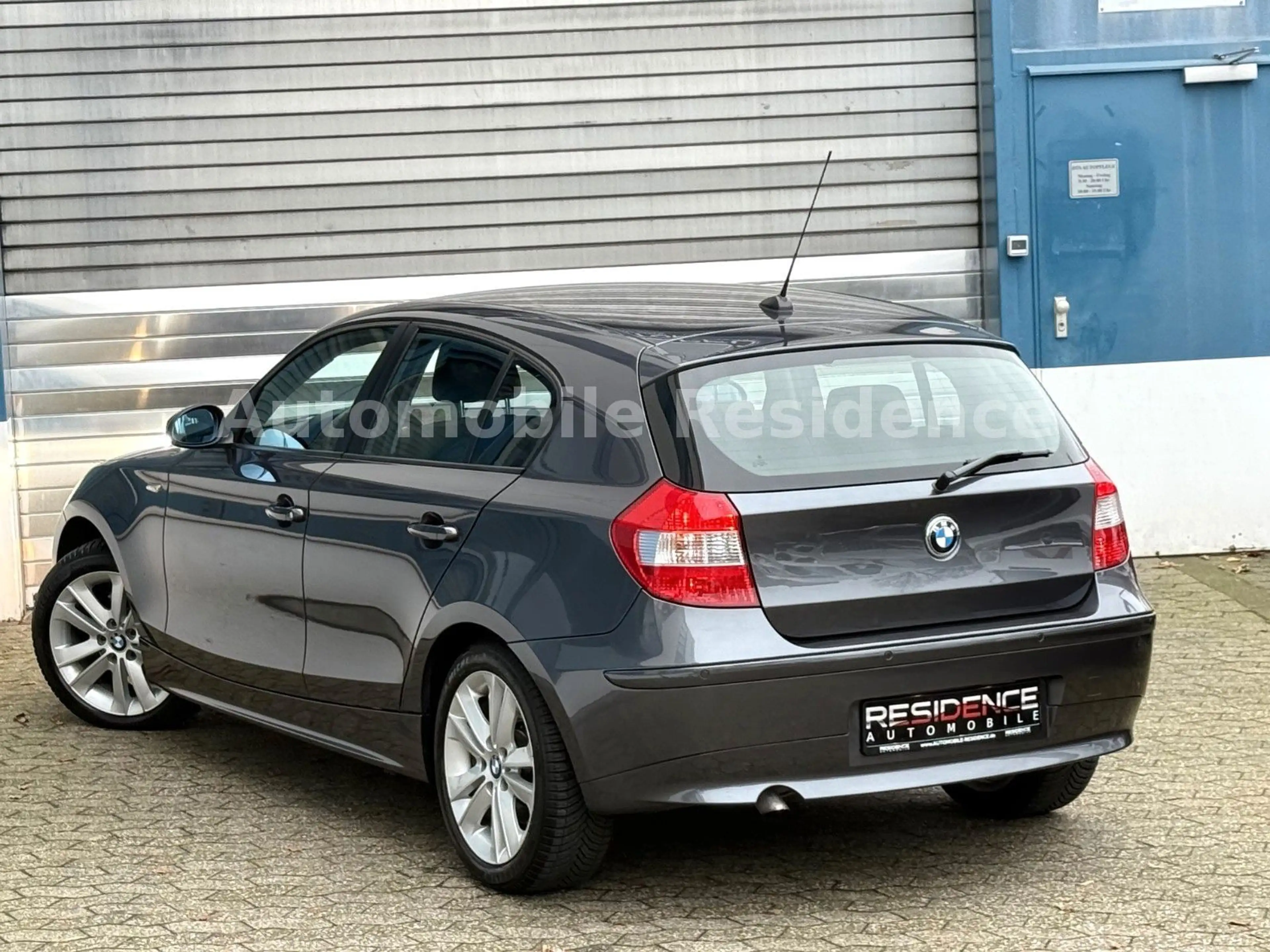 BMW 120 d AUTOMATIK*NAVI*XENON*PDC*MFL*E-PAKET*1HD* — photo 3