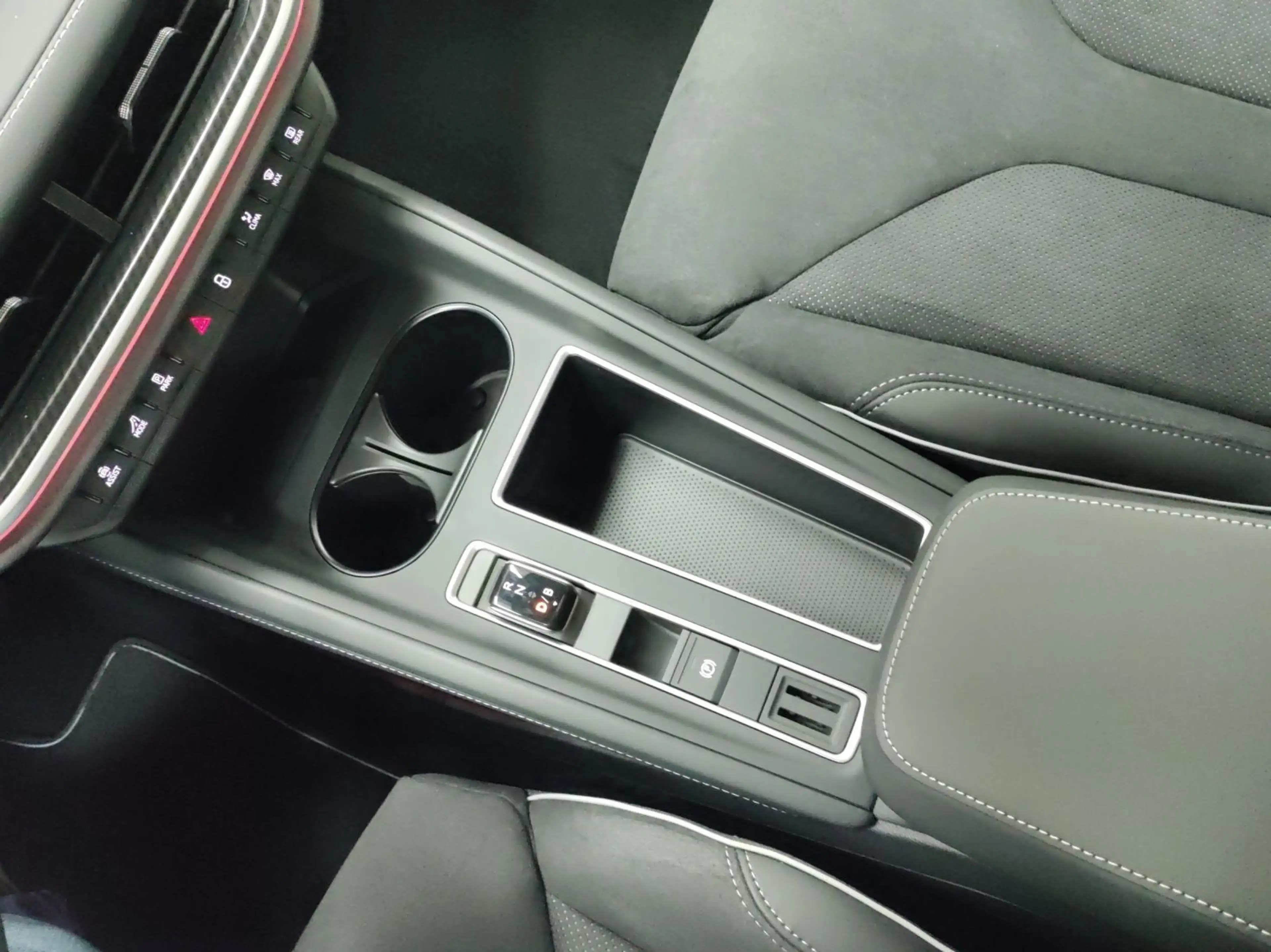 Skoda Enyaq 85 Sportline MATRIX 360° CANTON AHK LM21 — photo 11