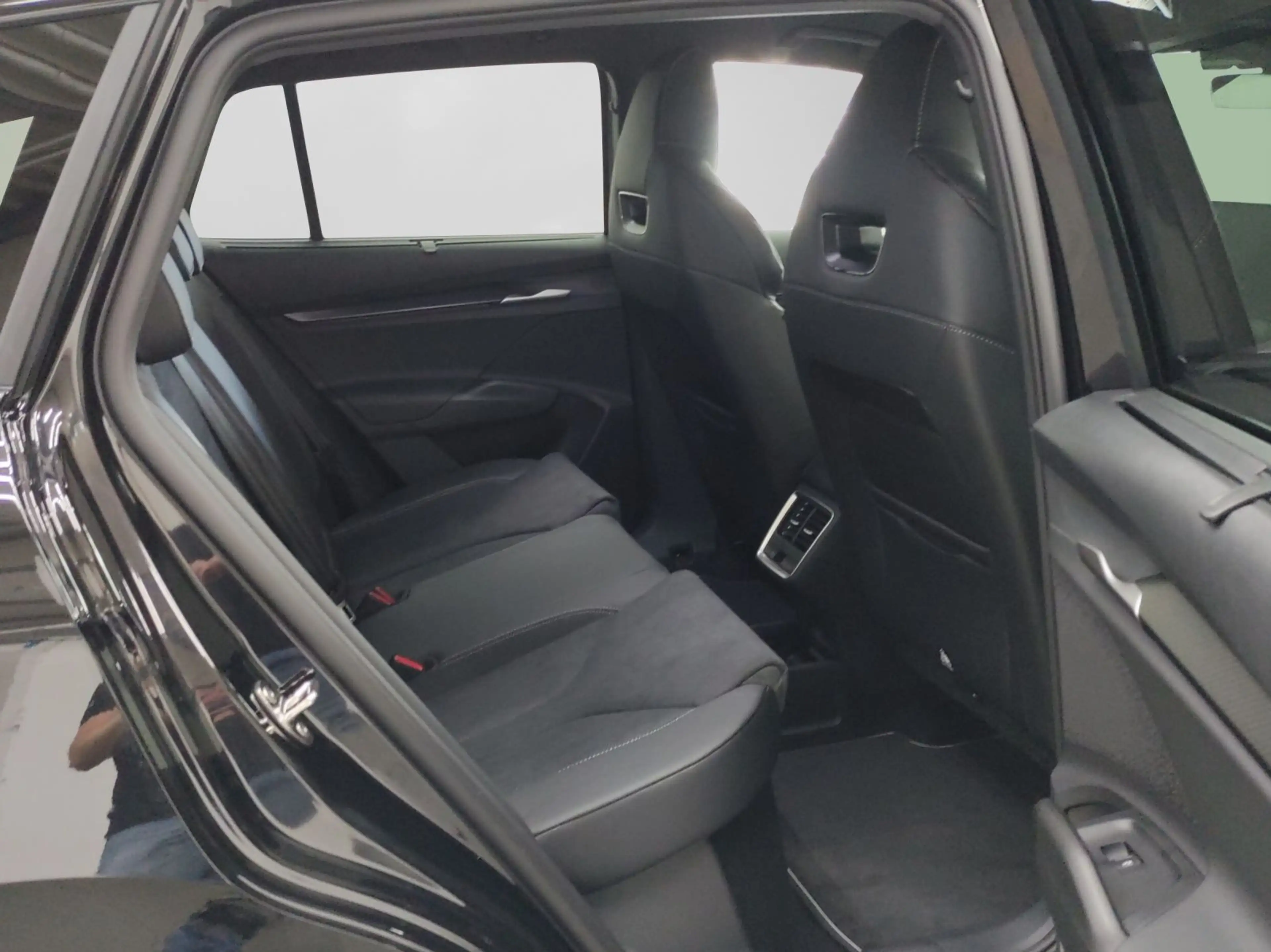 Skoda Enyaq 85 Sportline MATRIX 360° CANTON AHK LM21 — photo 6
