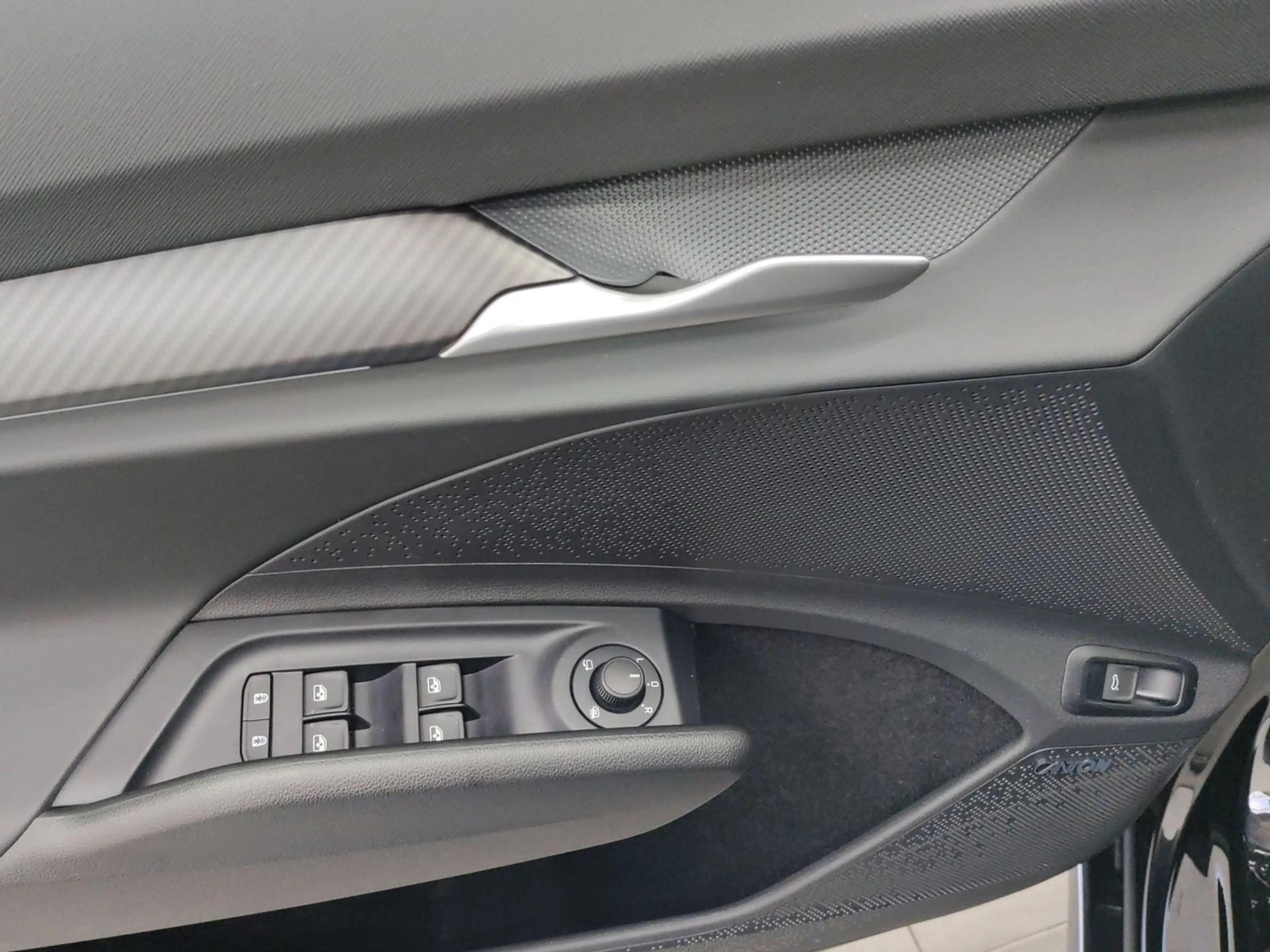 Skoda Enyaq 85 Sportline MATRIX 360° CANTON AHK LM21 — photo 8