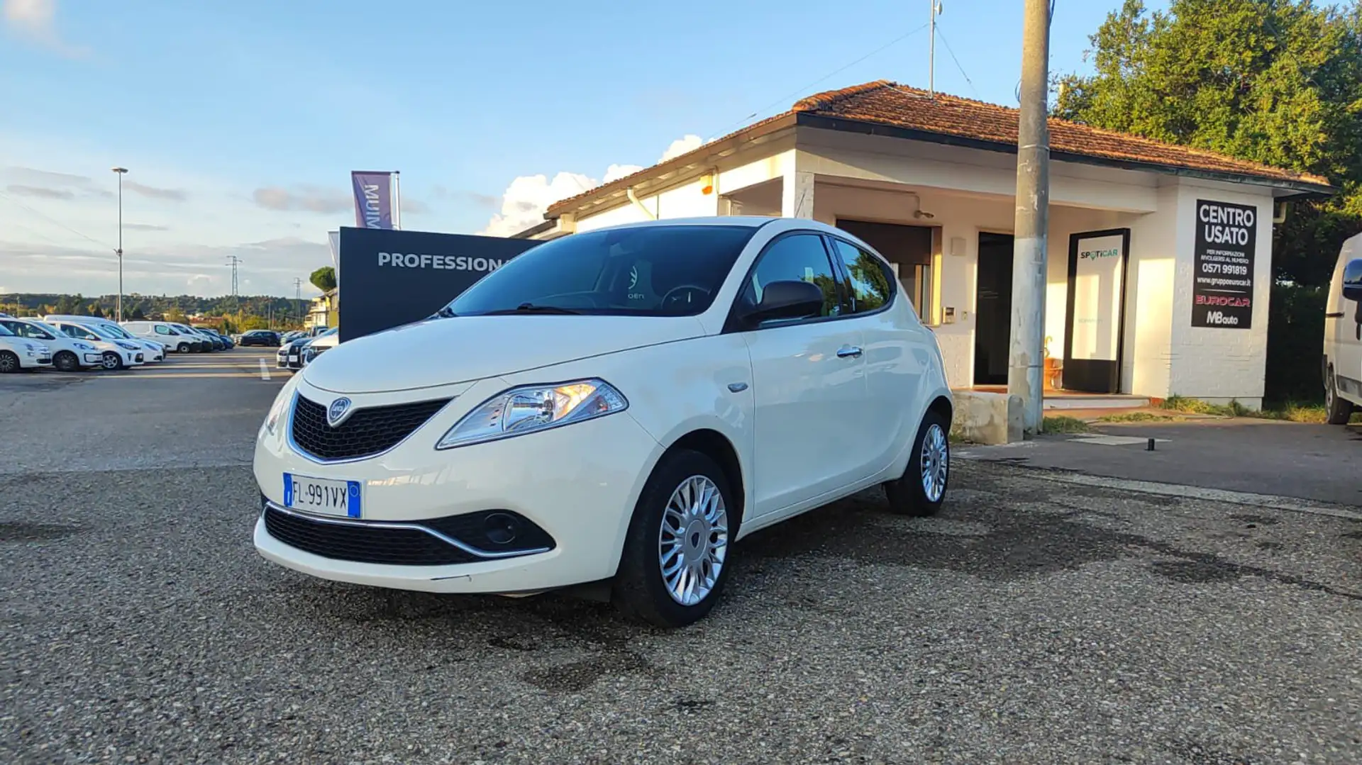 Lancia Ypsilon Ypsilon 1.2 69 CV 5 porte Silver Blanc - 1