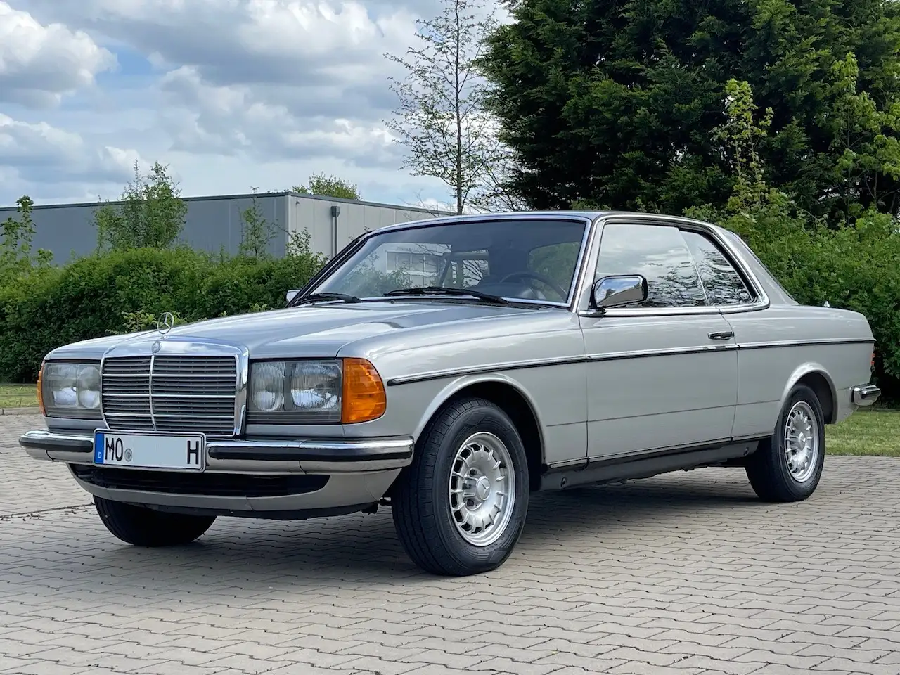 Mercedes-Benz Baureihe 123 W123 230 CE | Automatik, foto 1