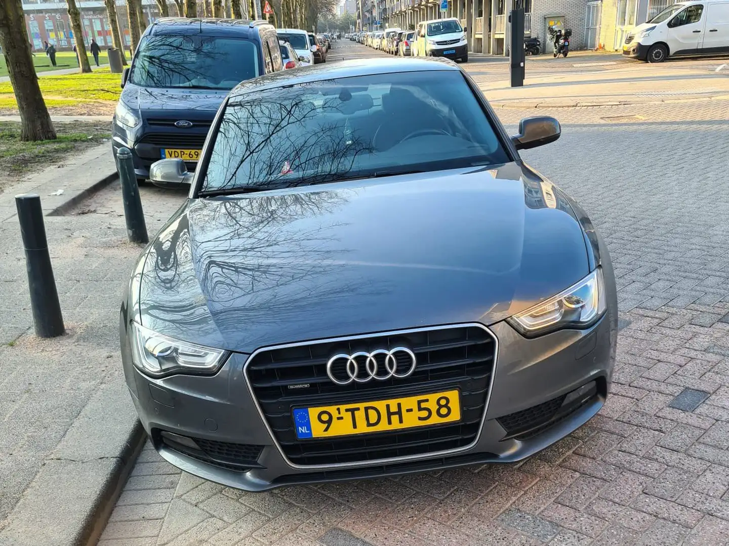 Audi A5 A5 Coupe 1.8 tfsi S-line VOL Grijs - 2