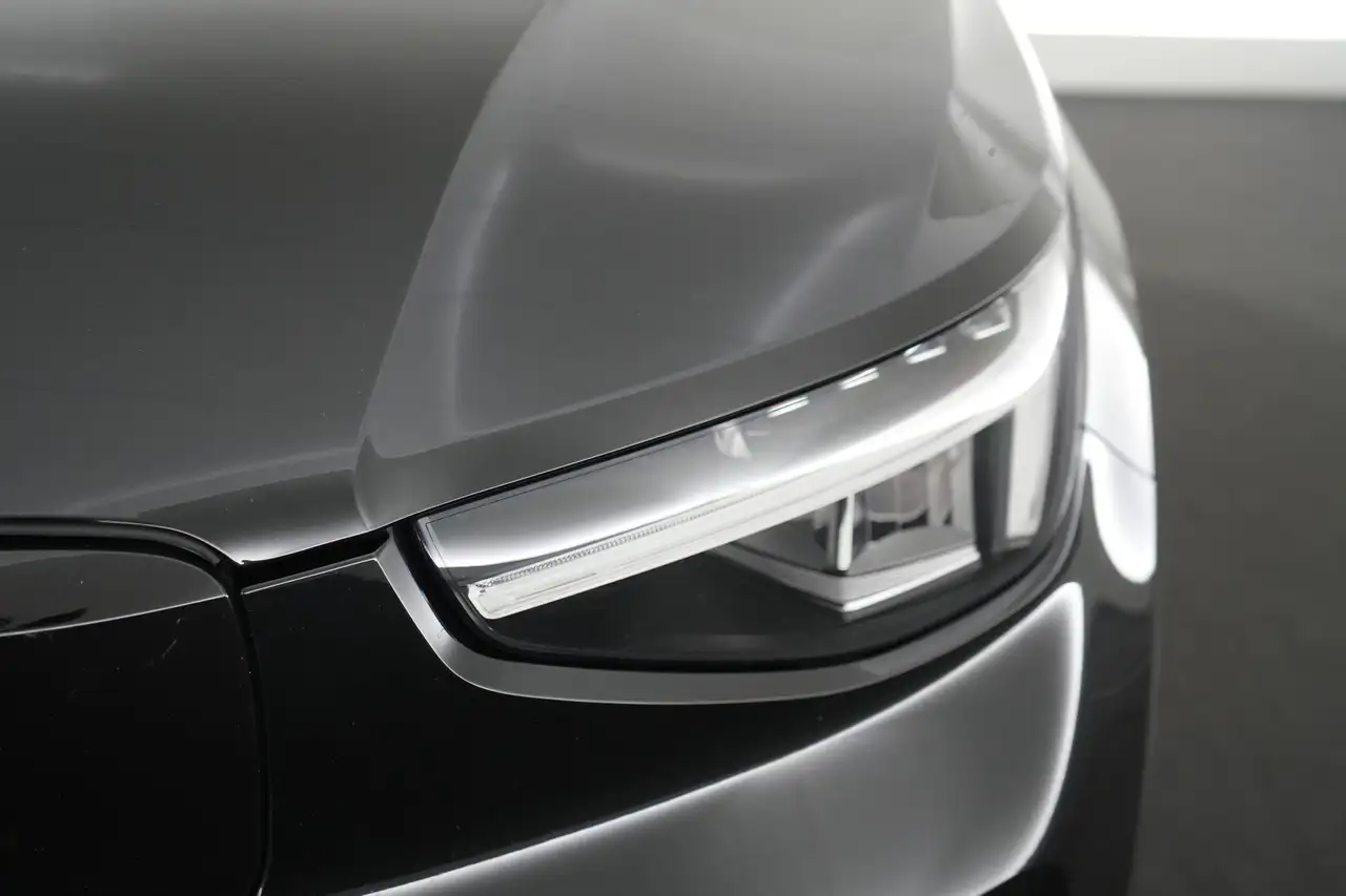 Volvo XC40 70 kWh Recharge Core LED GPS PDC CAM Keyless Verw., миниатюра 18