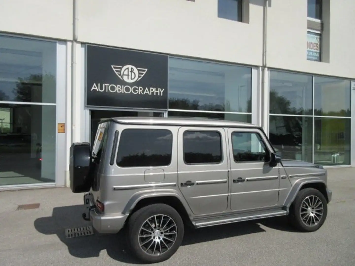 Mercedes-Benz G 350 D 286 cv AMG LINE Premium Plus Stříbrná - 2