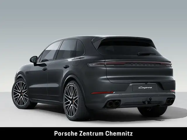 Porsche Cayenne view 3