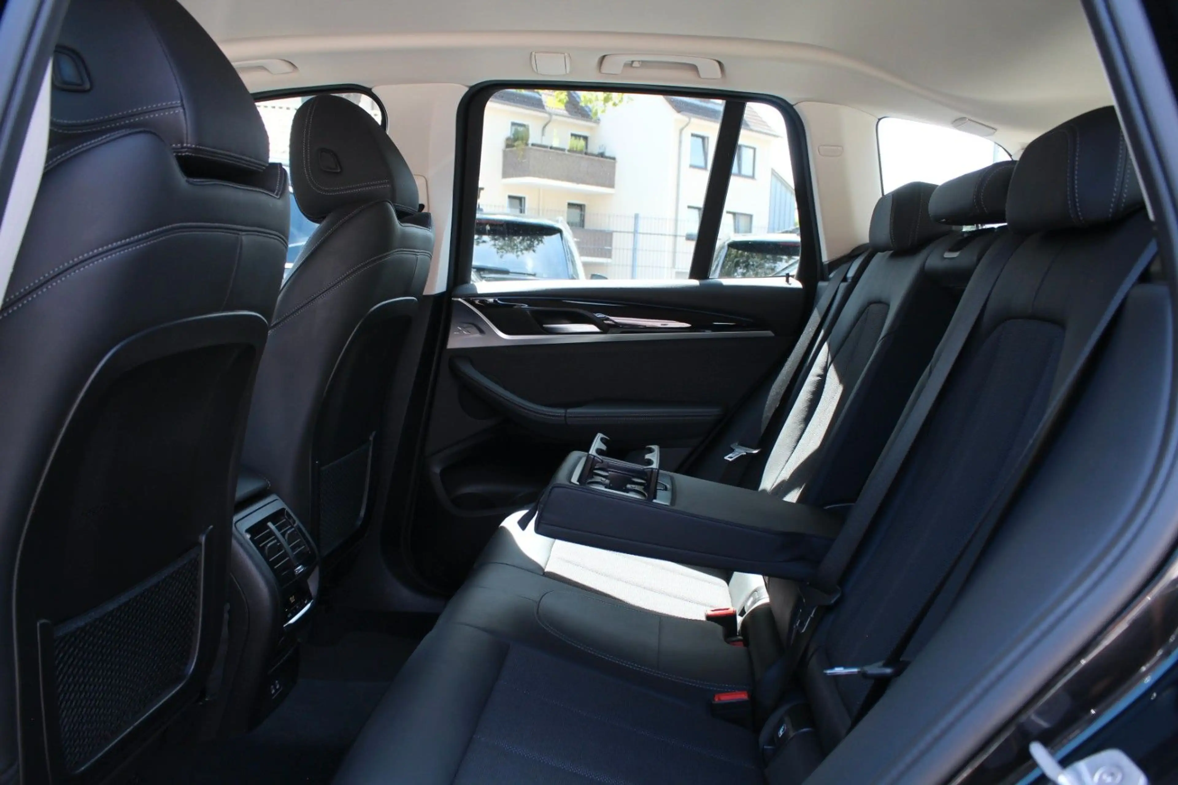 BMW X3 xDr30e DA-PLUS INNOV H-UP ADAPT 19" AHK xLine — photo 15