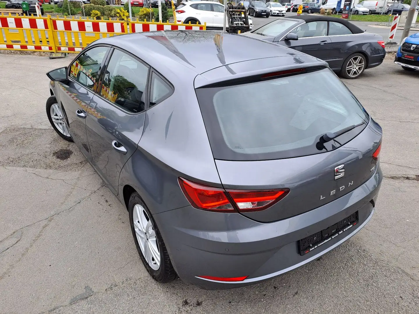 SEAT Leon Style *PDCvh*Tempomat*Sitzheizung*Klima*E10 Grau - 2