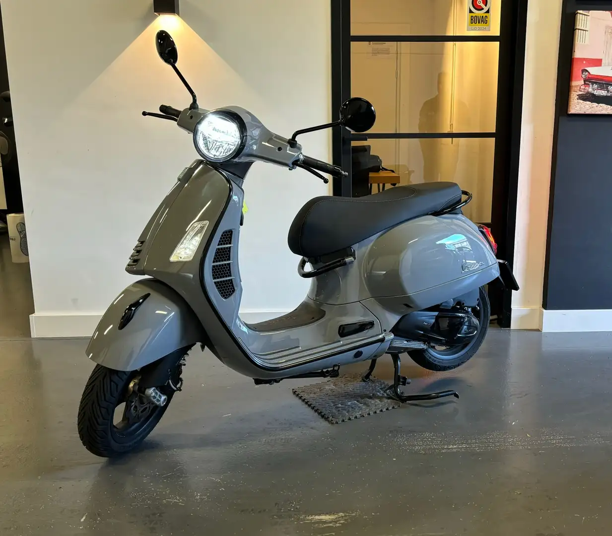 Vespa GTS Super Tech 300 Scooter supertech | Nardo grey | Malossi Tuning | Gri - 1