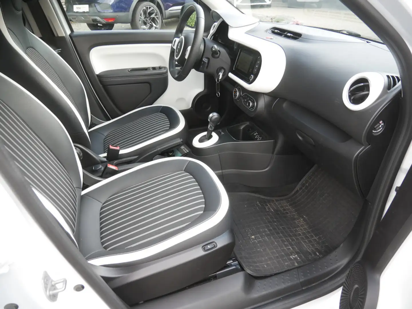 Renault Twingo E-Tech KLIMA PDC SHZ KAMERA NAVI Weiß - 2