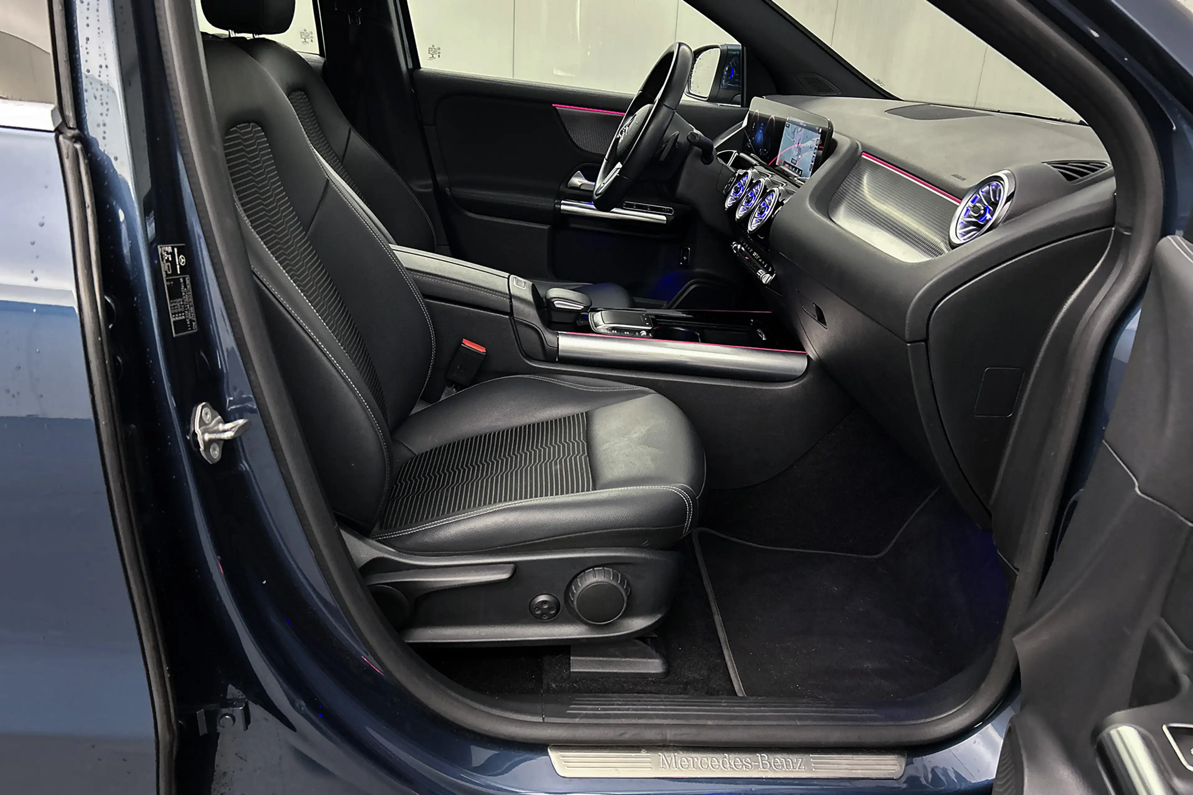 Mercedes-Benz EQA 250 Business Solution Luxury | Half lederen bekleding — photo 32