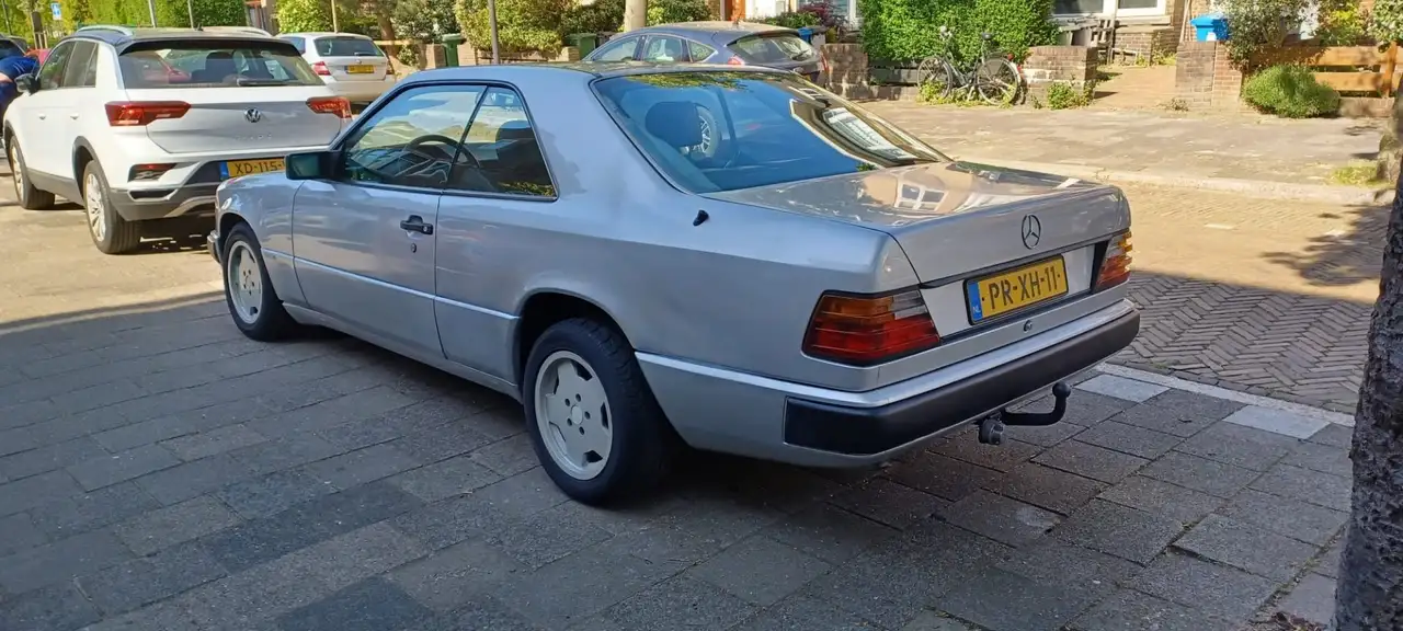 Mercedes-Benz 230 CE, foto 6