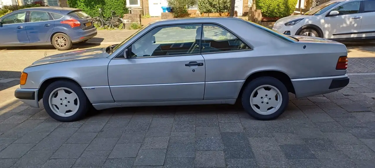 Mercedes-Benz 230 CE, foto 7