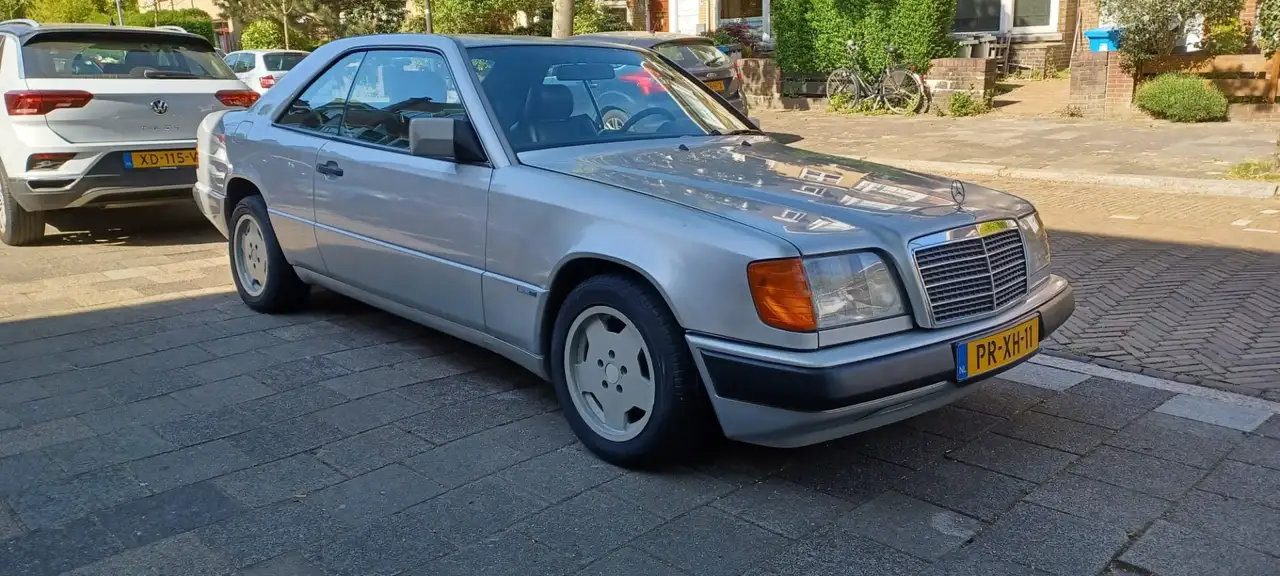 Mercedes-Benz 230 CE, foto 2