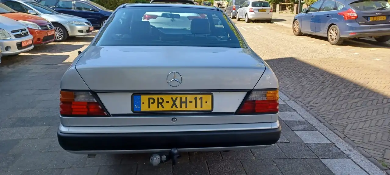 Mercedes-Benz 230 CE, foto 5