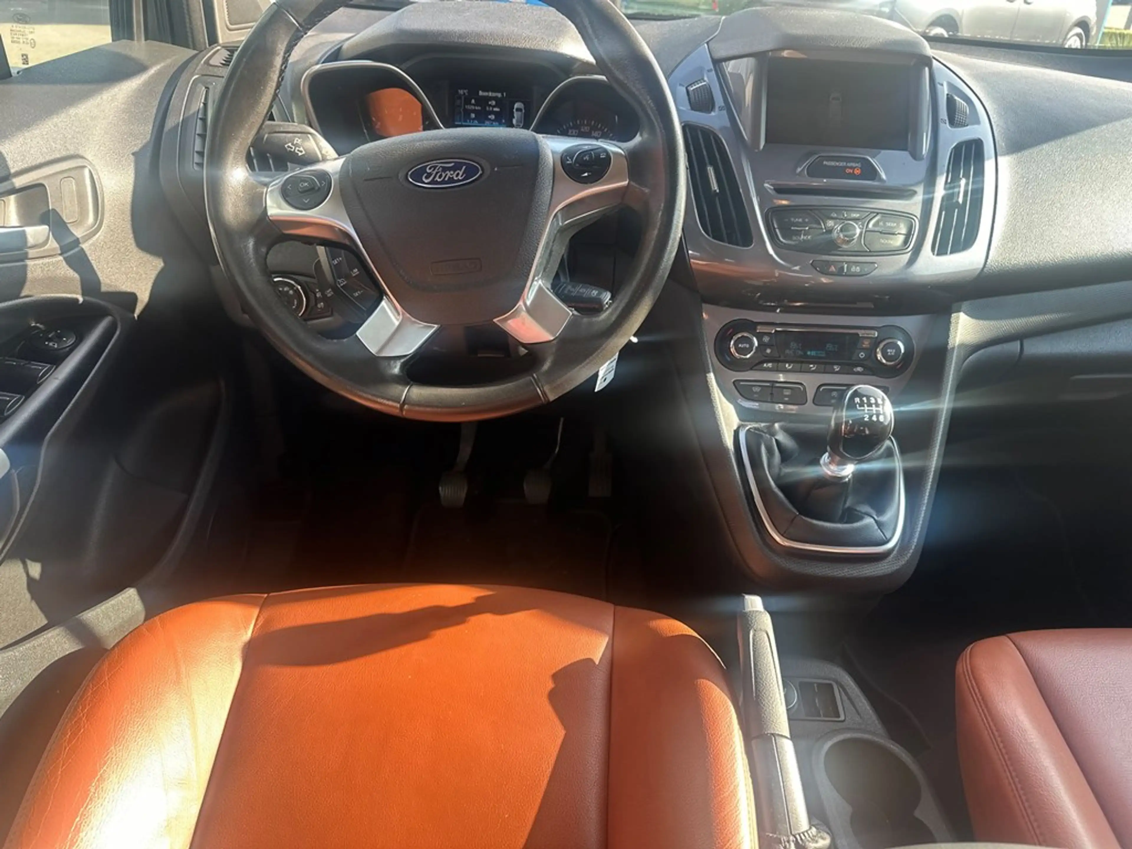 Ford Tourneo 7 zitplaatsen — photo 3