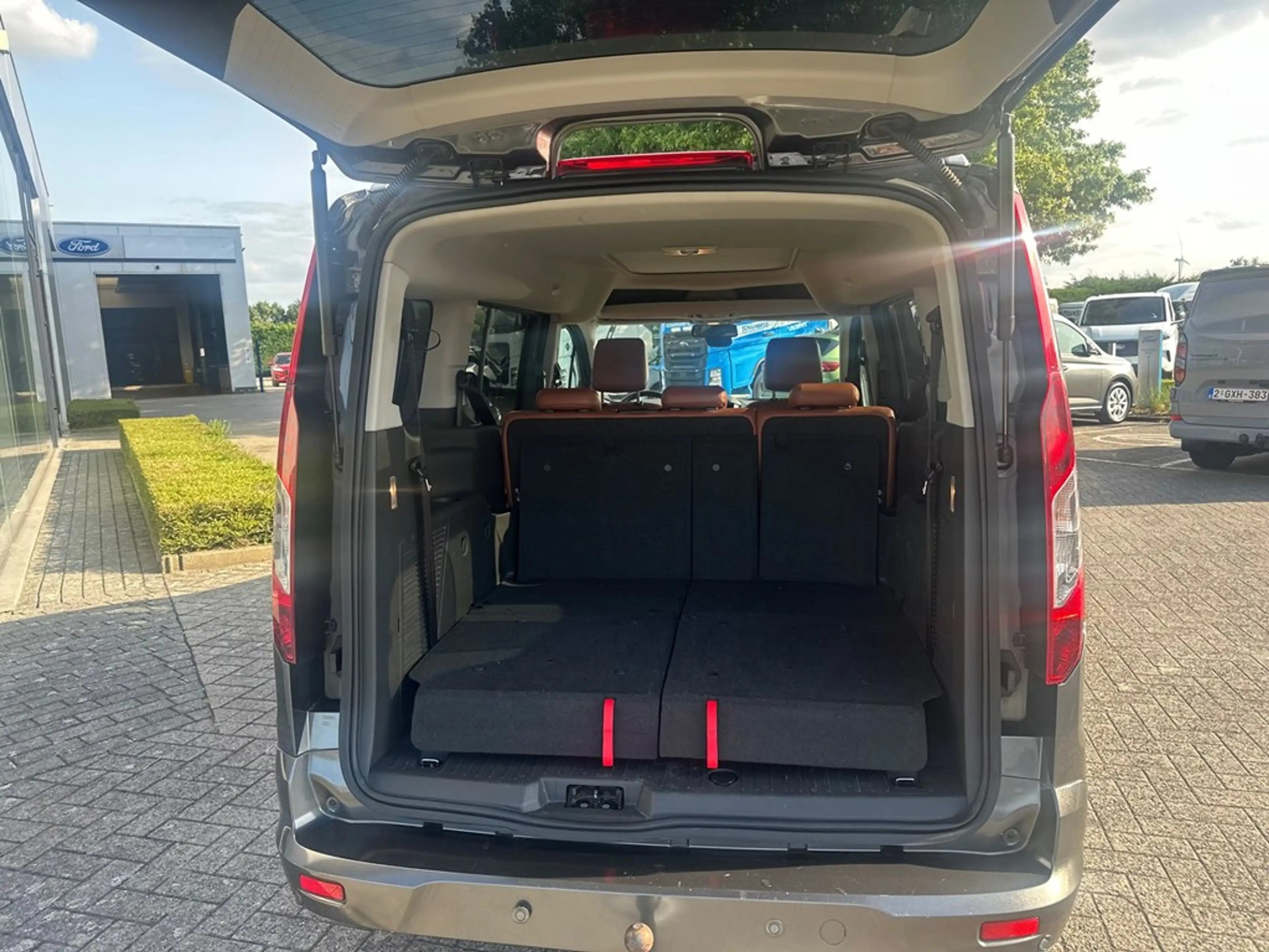 Ford Tourneo 7 zitplaatsen — photo 5