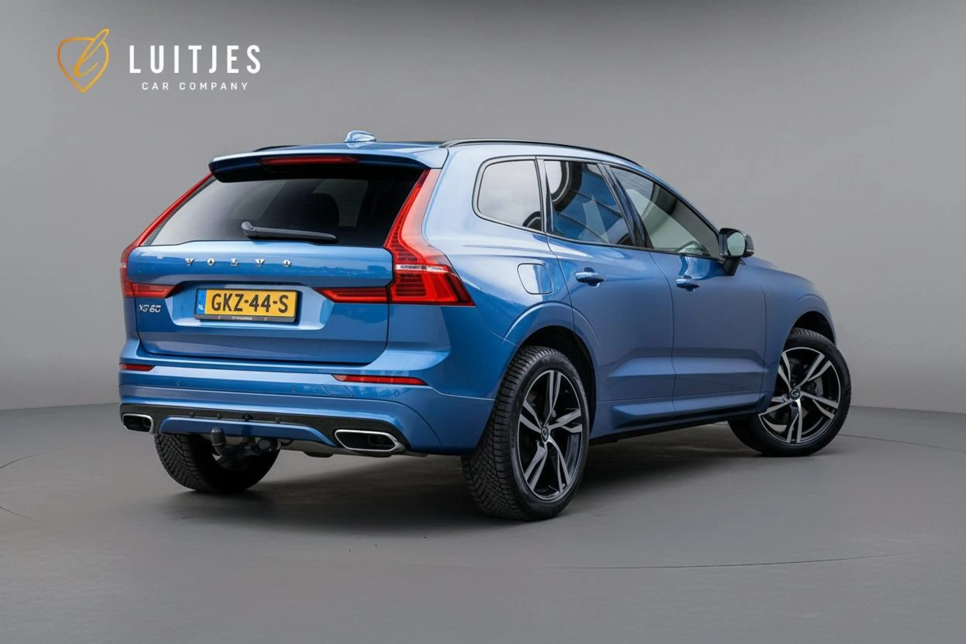 Volvo XC60 2.0 T6 AWD Recharge R-Design |Pano|360°|H&K|Memory — photo 2