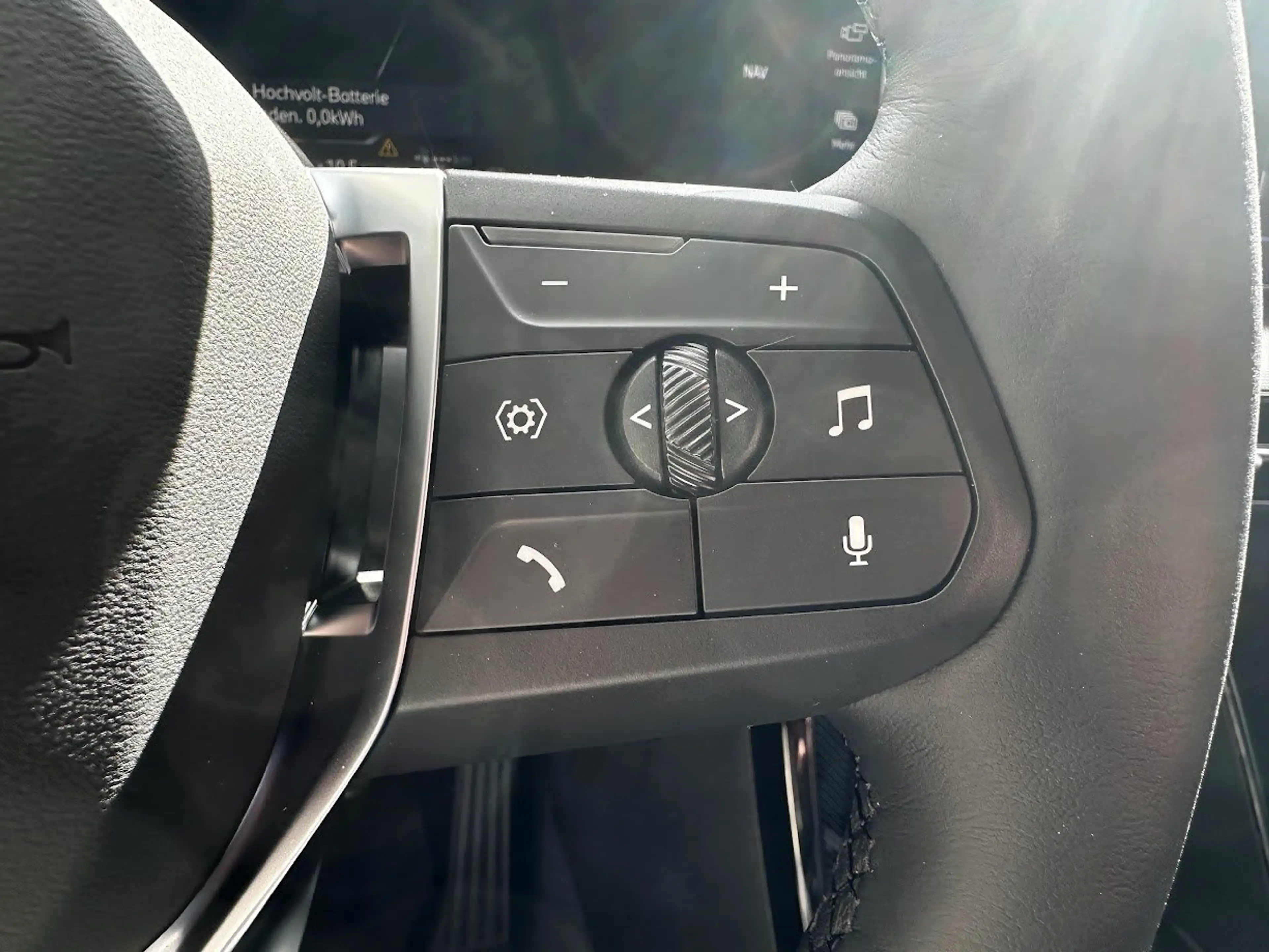 BMW 225 e xDrive || AT AHK Kamera DrivAssist — photo 13