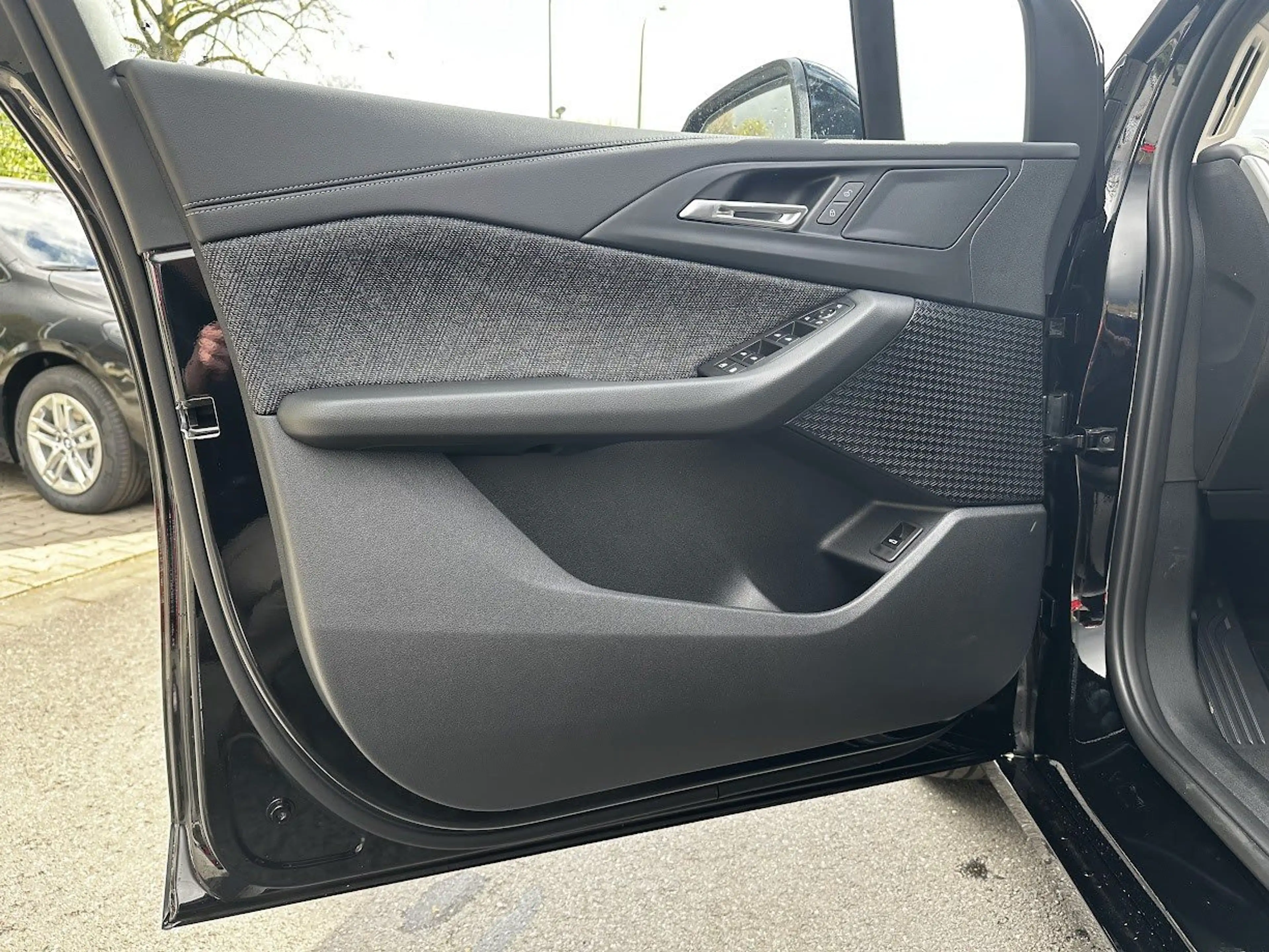BMW 225 e xDrive || AT AHK Kamera DrivAssist — photo 5